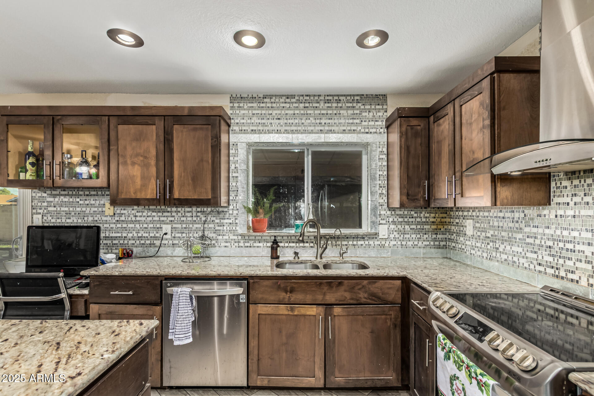 1203 W ALAMO Drive, Chandler