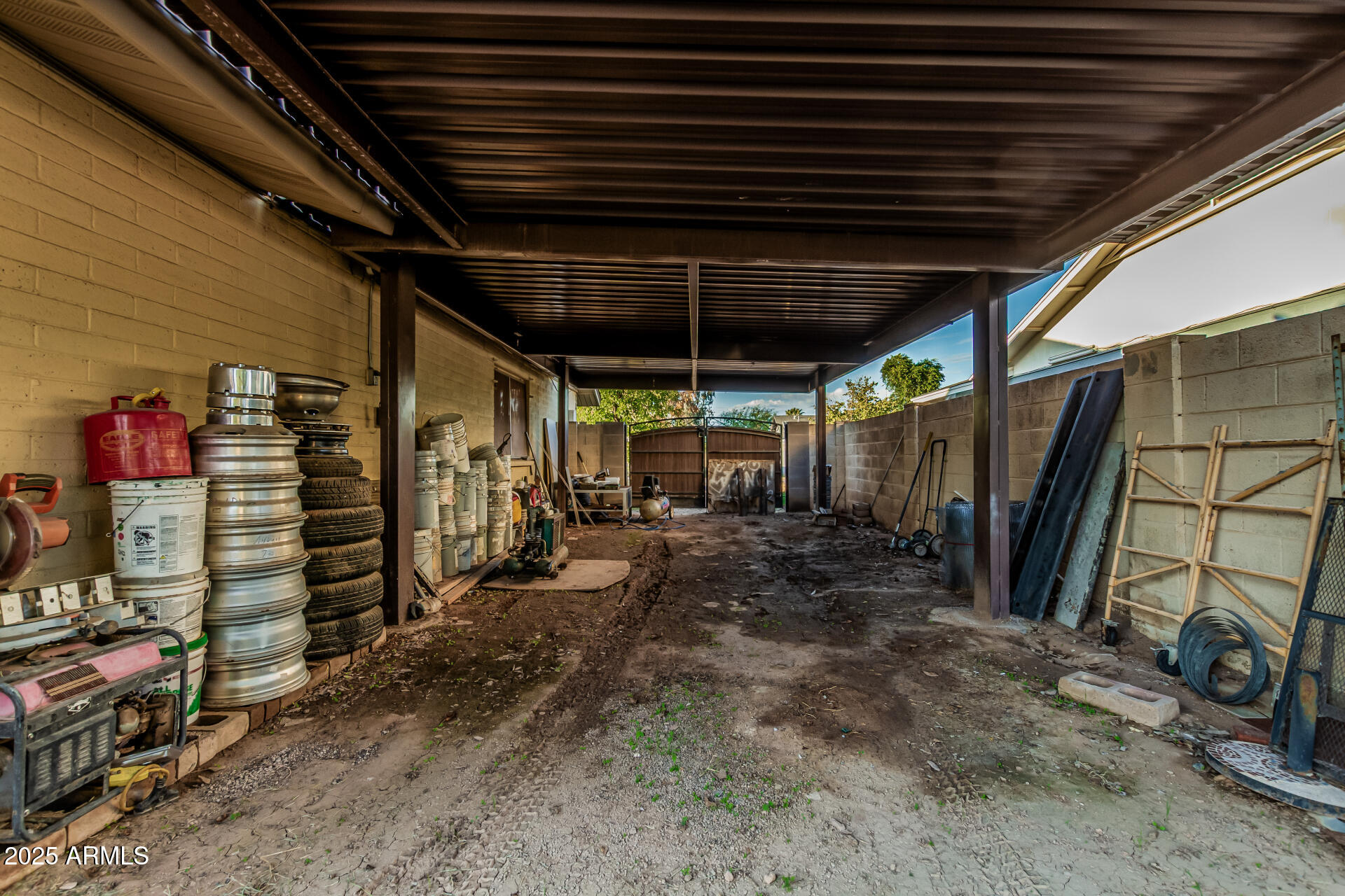 1203 W ALAMO Drive, Chandler