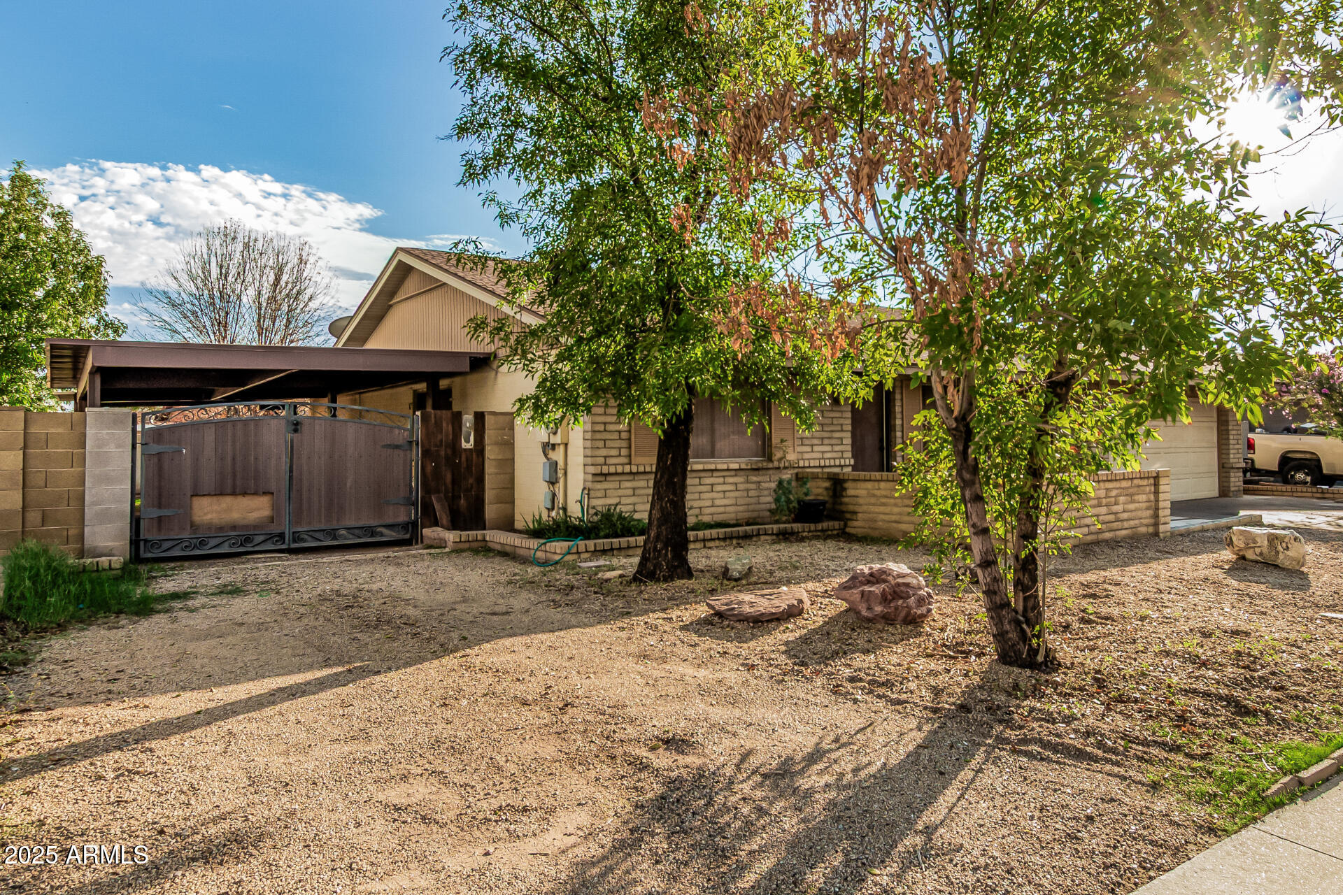 1203 W ALAMO Drive, Chandler