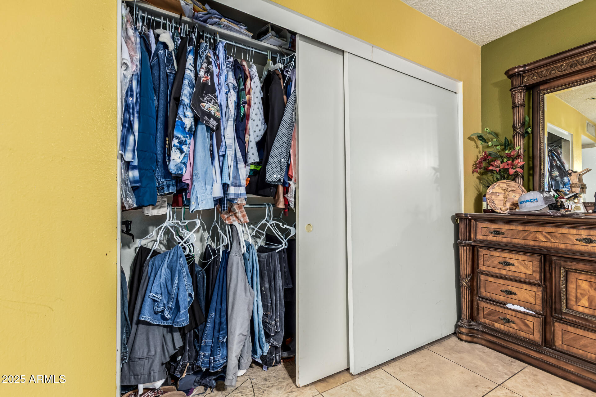 1203 W ALAMO Drive, Chandler