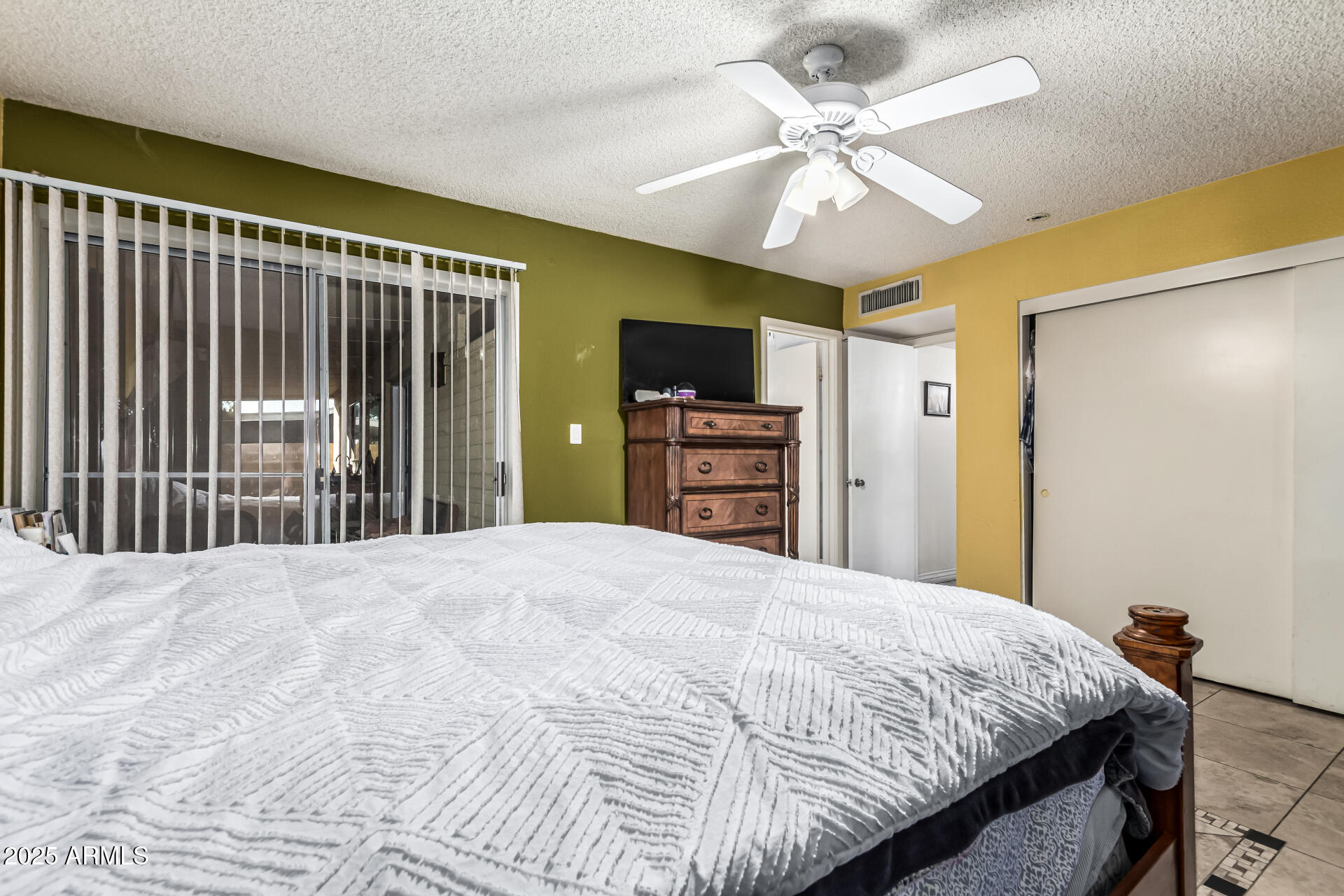 1203 W ALAMO Drive, Chandler