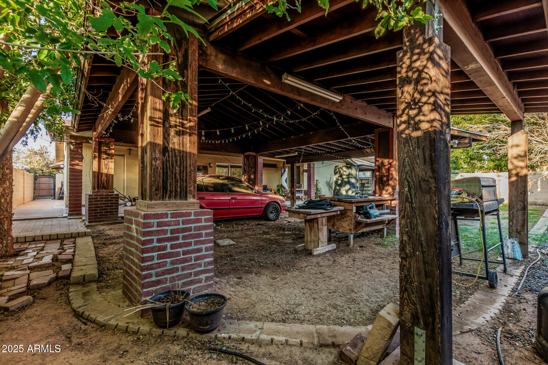 1203 W ALAMO Drive, Chandler