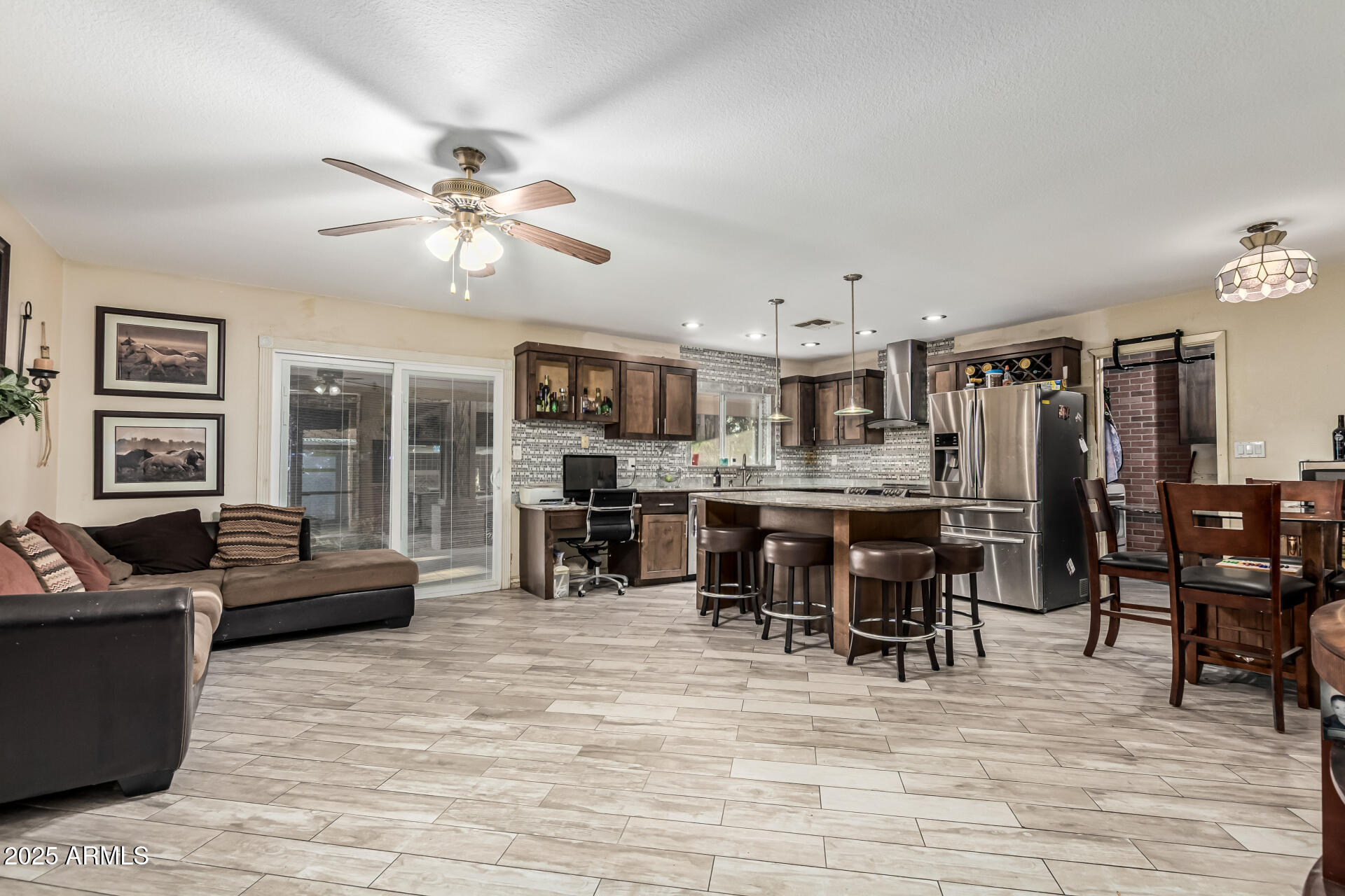 1203 W ALAMO Drive, Chandler