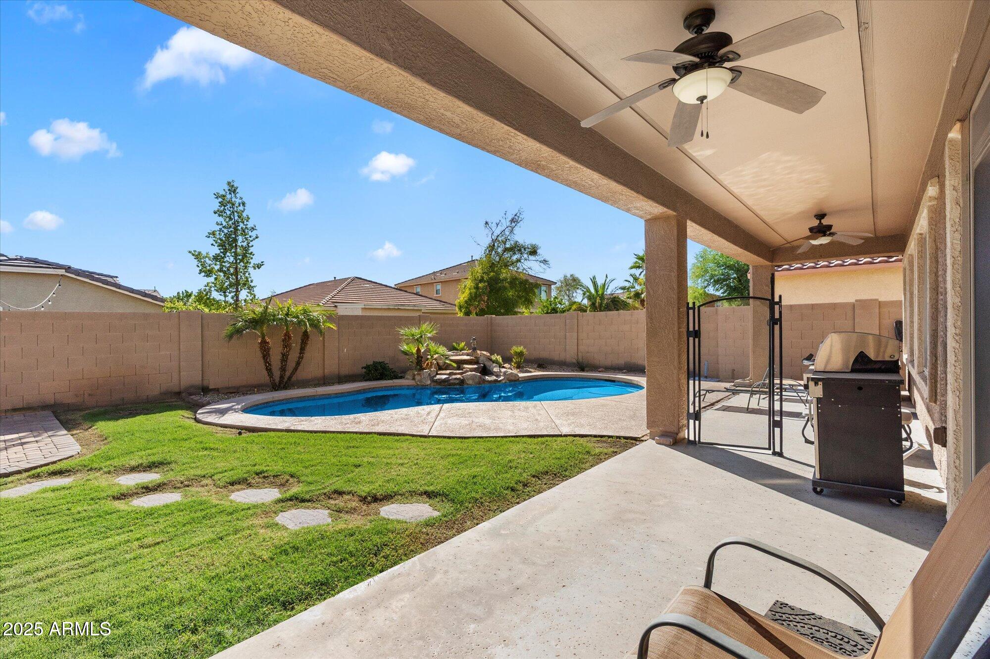 15623 W MACKENZIE Drive, Goodyear