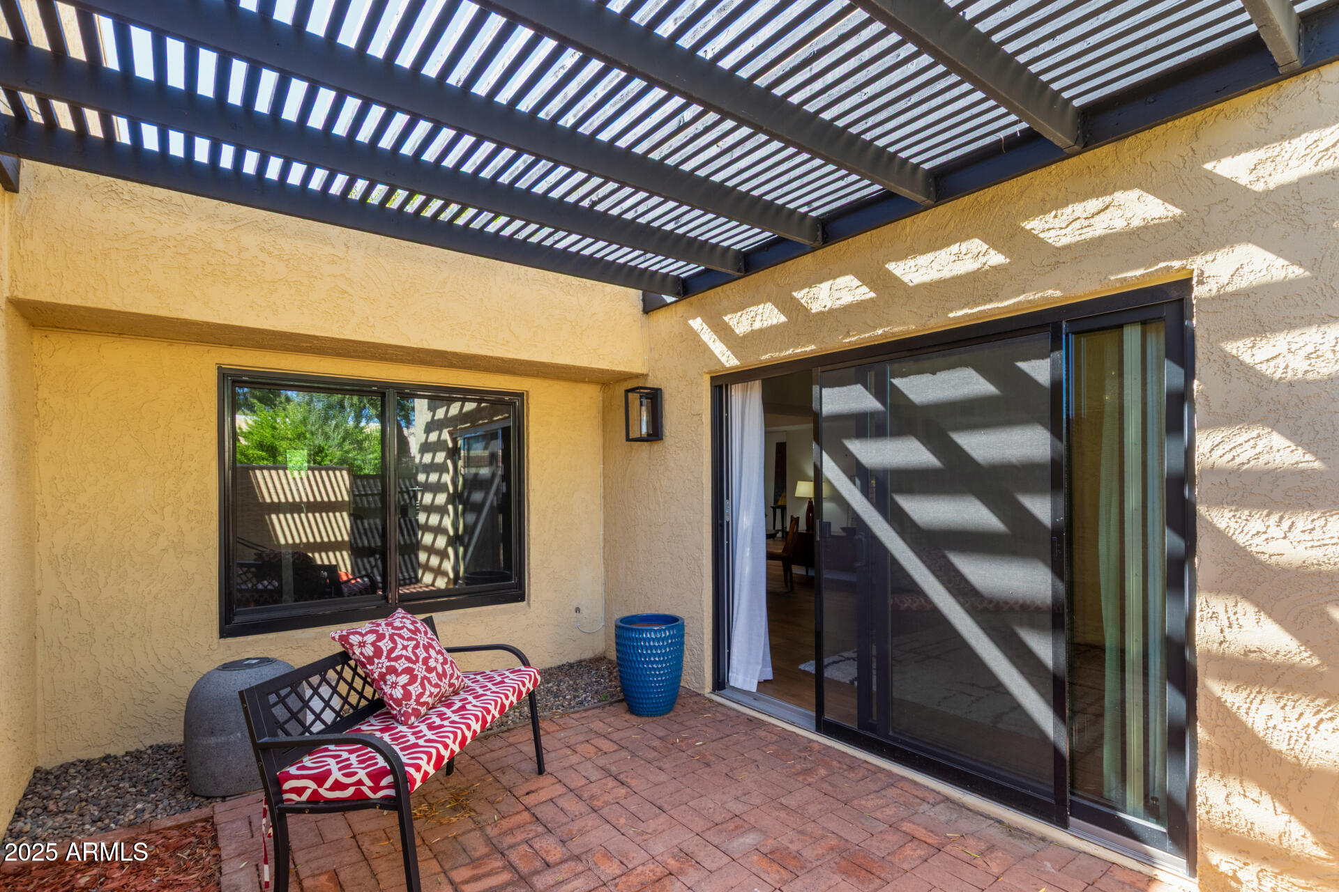 2111 W MARLETTE Avenue