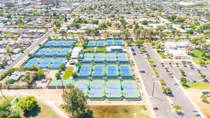 2111 W MARLETTE Avenue