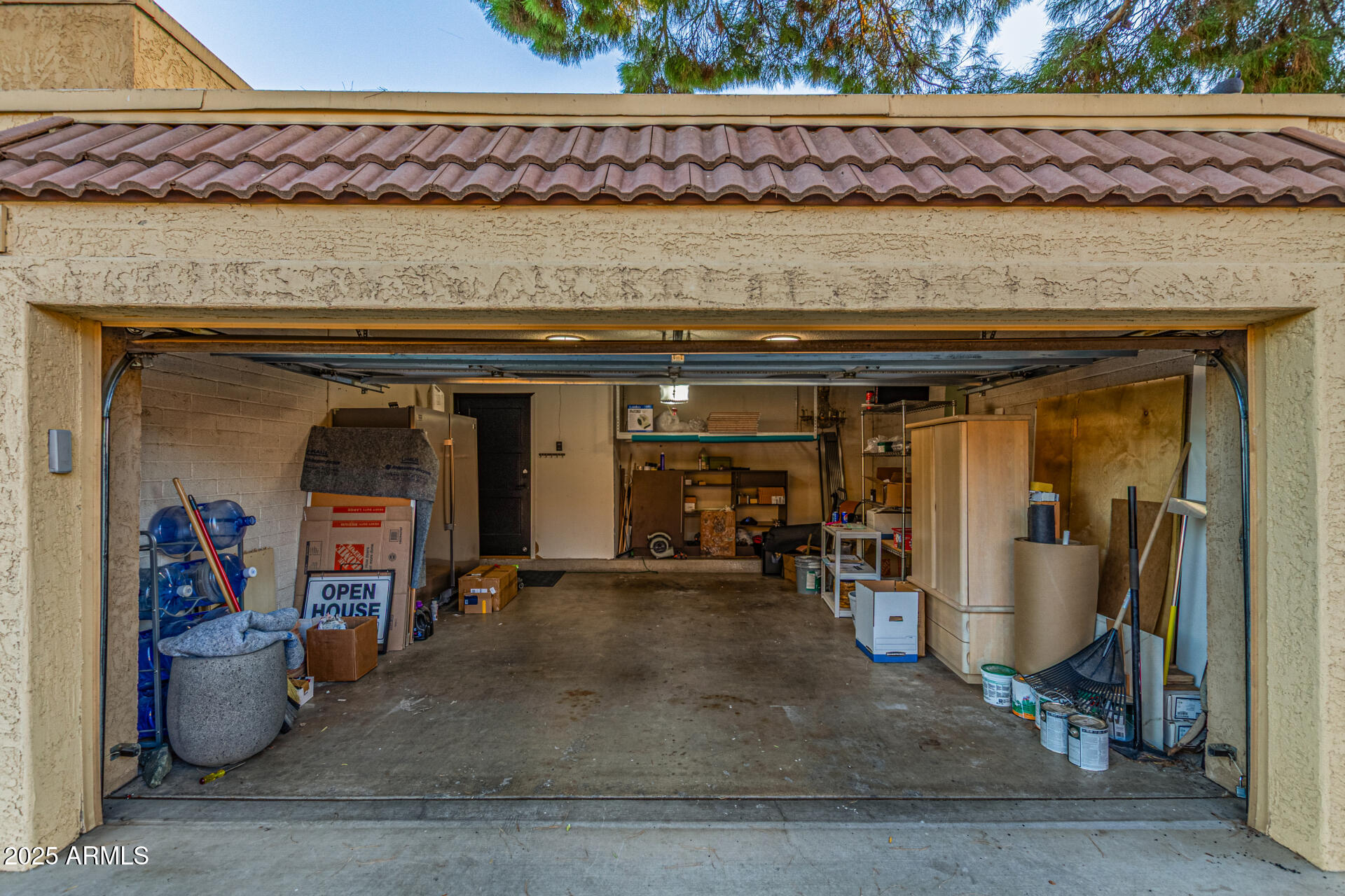 2111 W MARLETTE Avenue