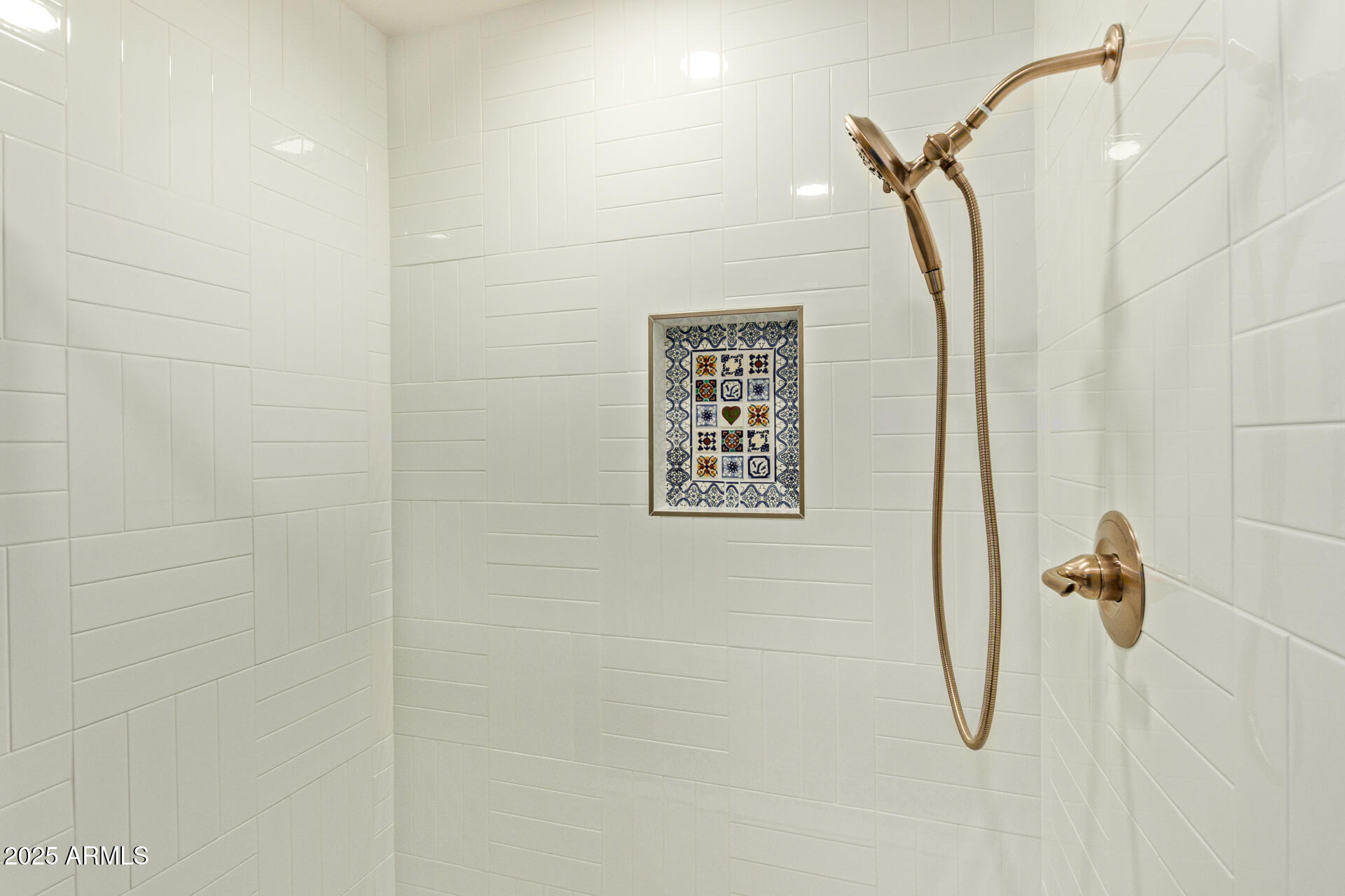 2111 W MARLETTE Avenue