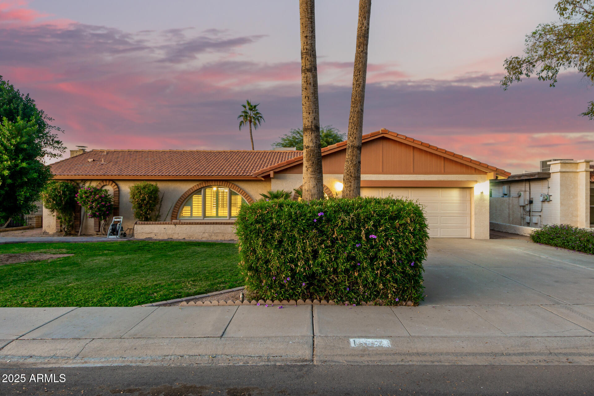 1832 E COLGATE Drive