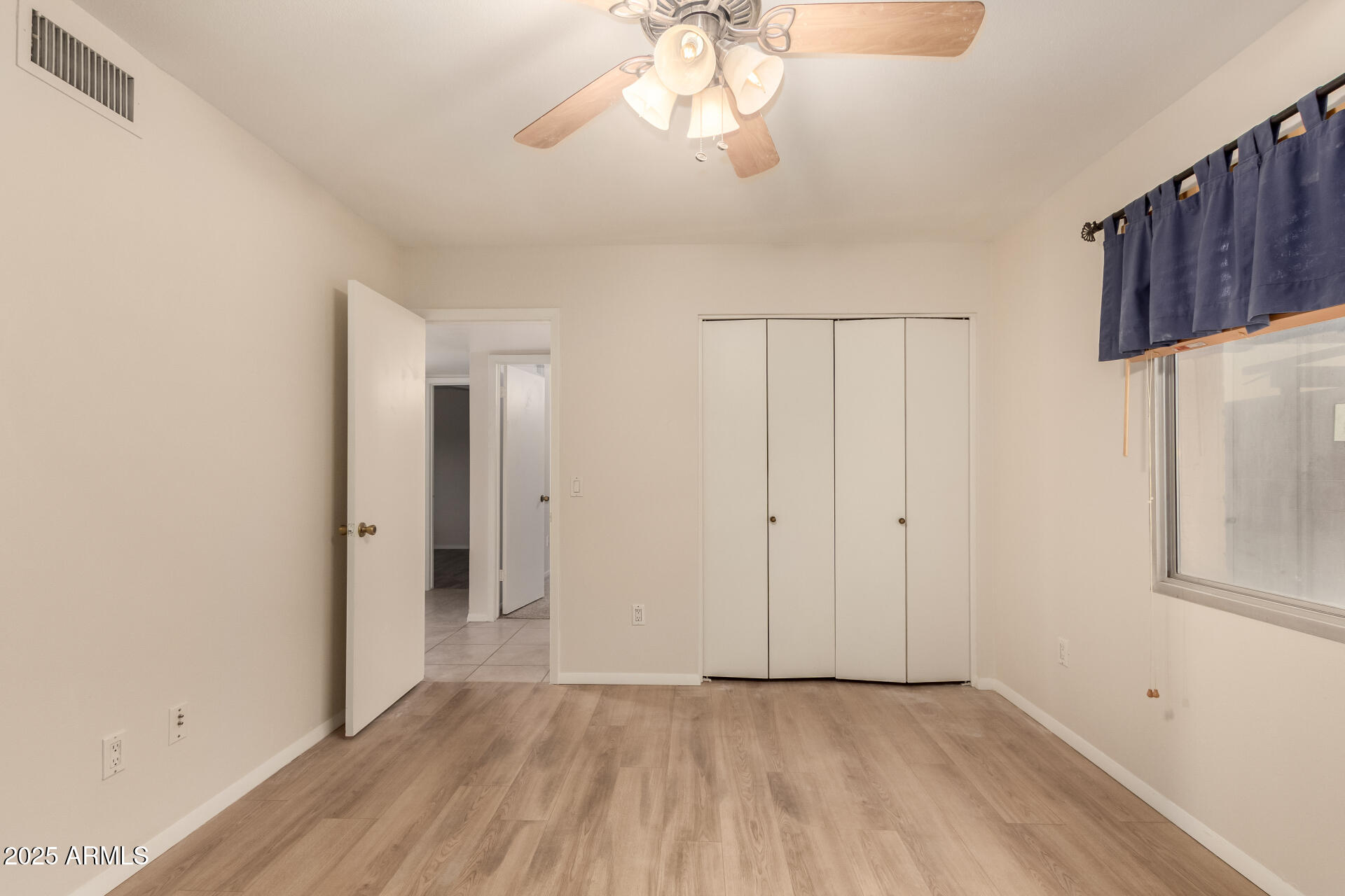 1832 E COLGATE Drive