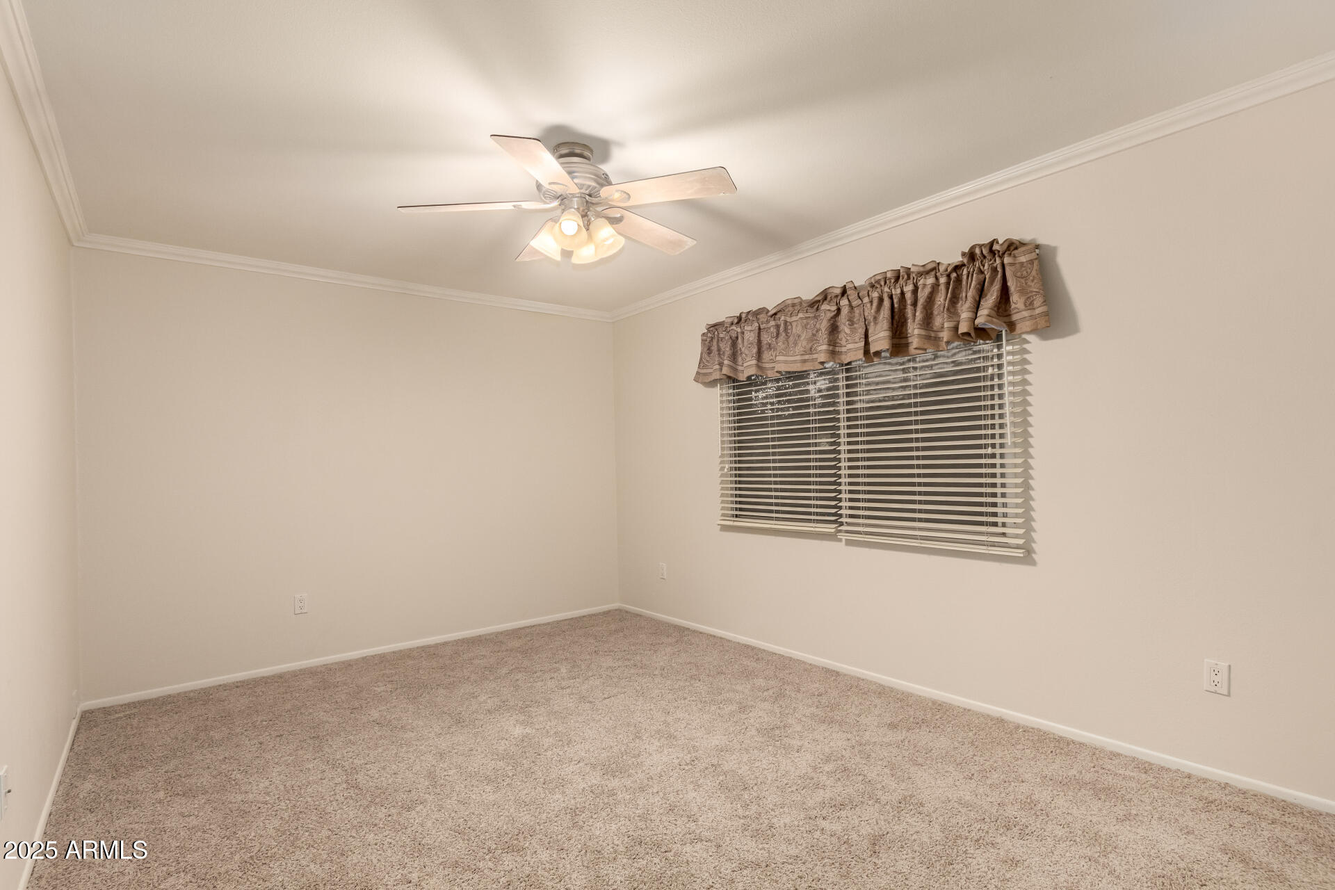 1832 E COLGATE Drive