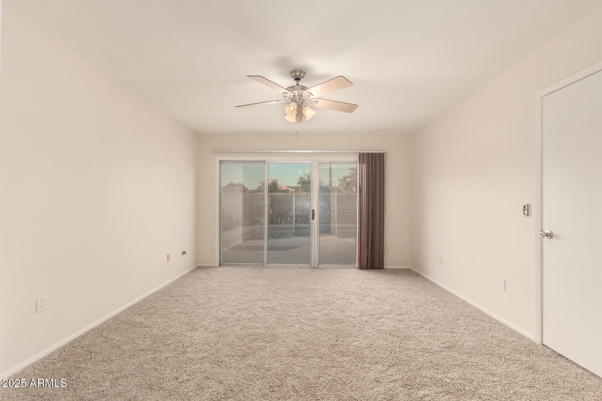 1832 E COLGATE Drive