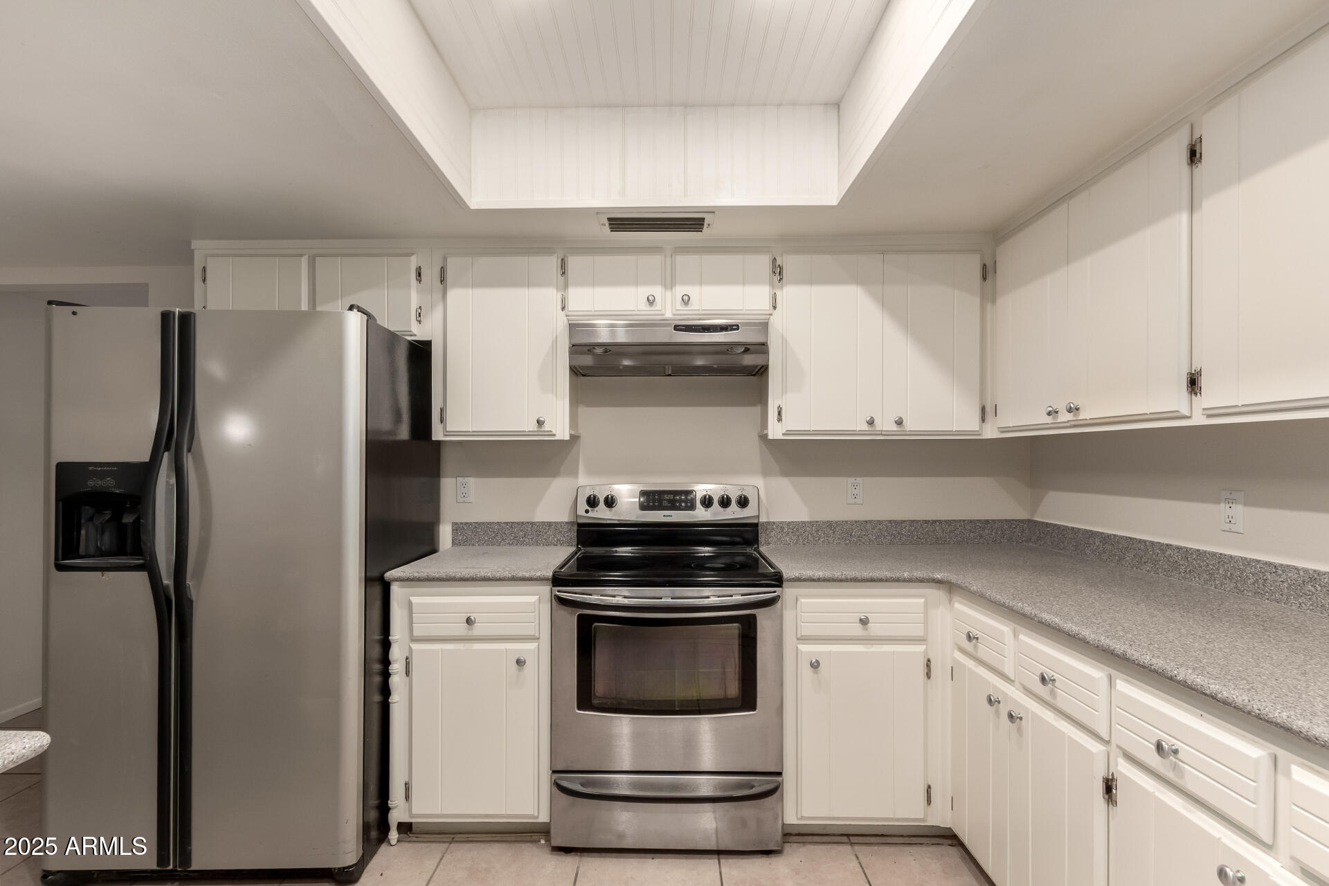 1832 E COLGATE Drive