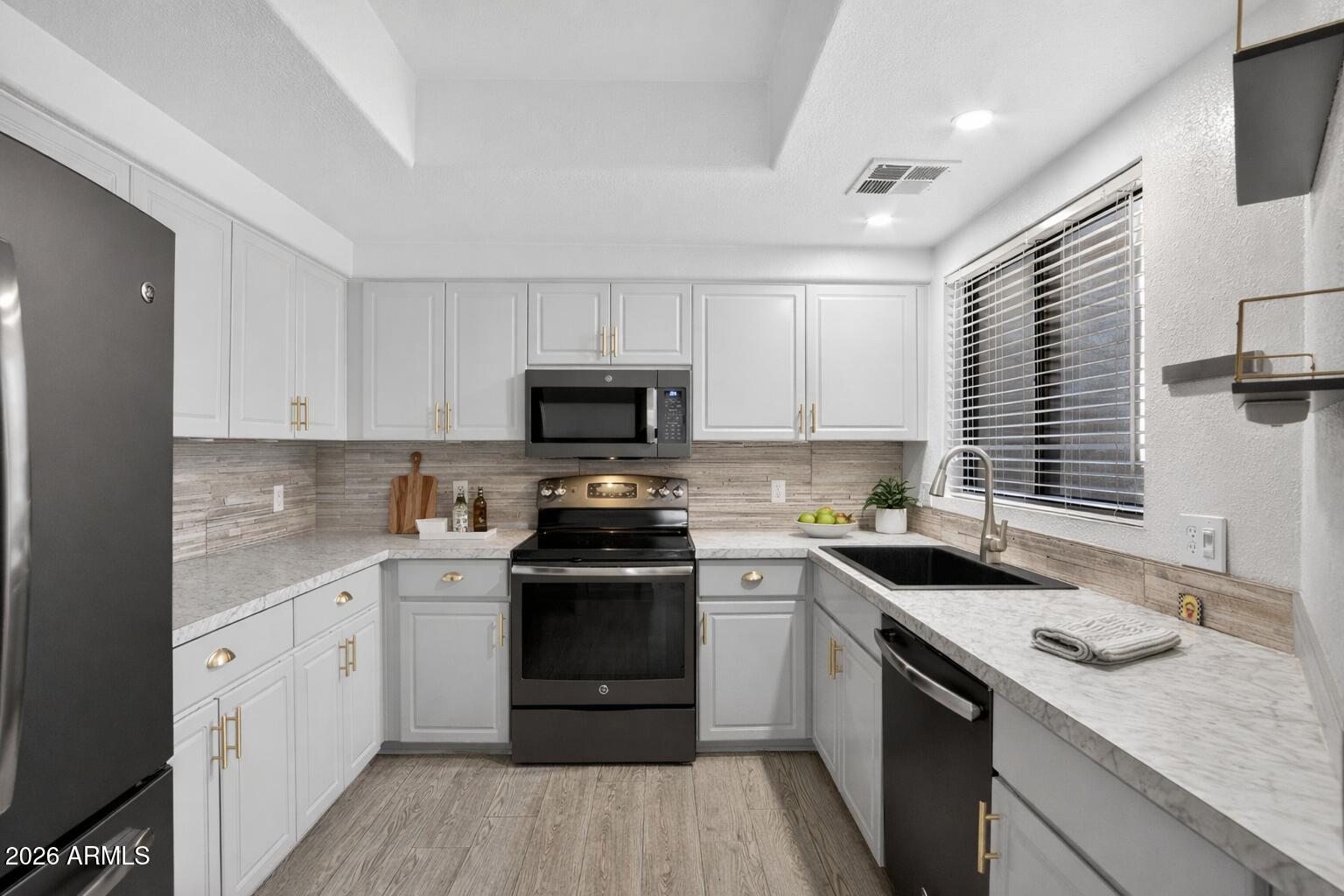 7575 E INDIAN BEND Road, 1055