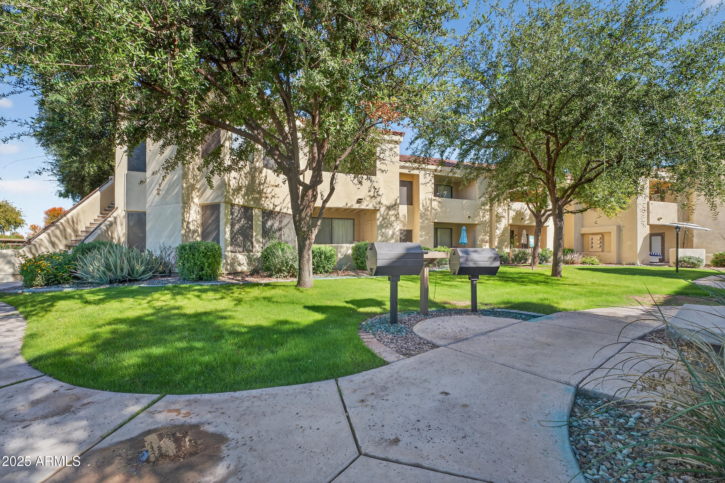 7575 E INDIAN BEND Road, 1055