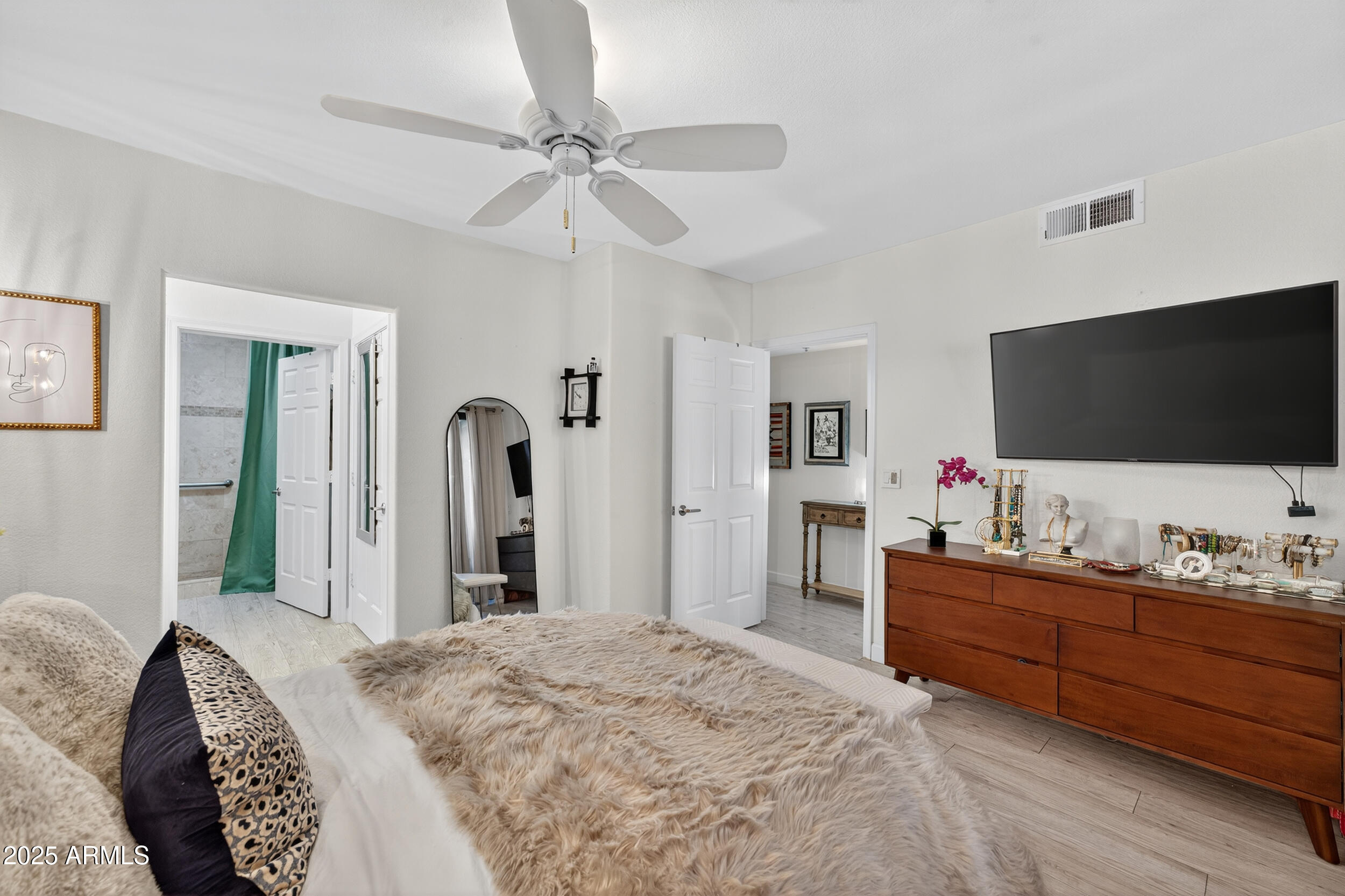 7575 E INDIAN BEND Road, 1055