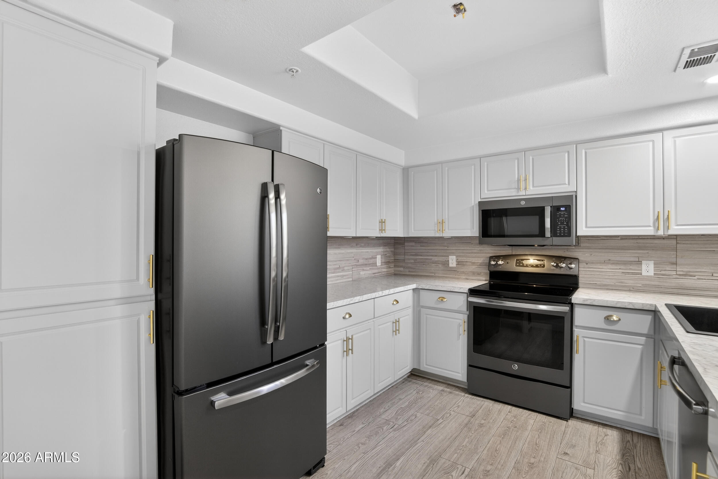 7575 E INDIAN BEND Road, 1055