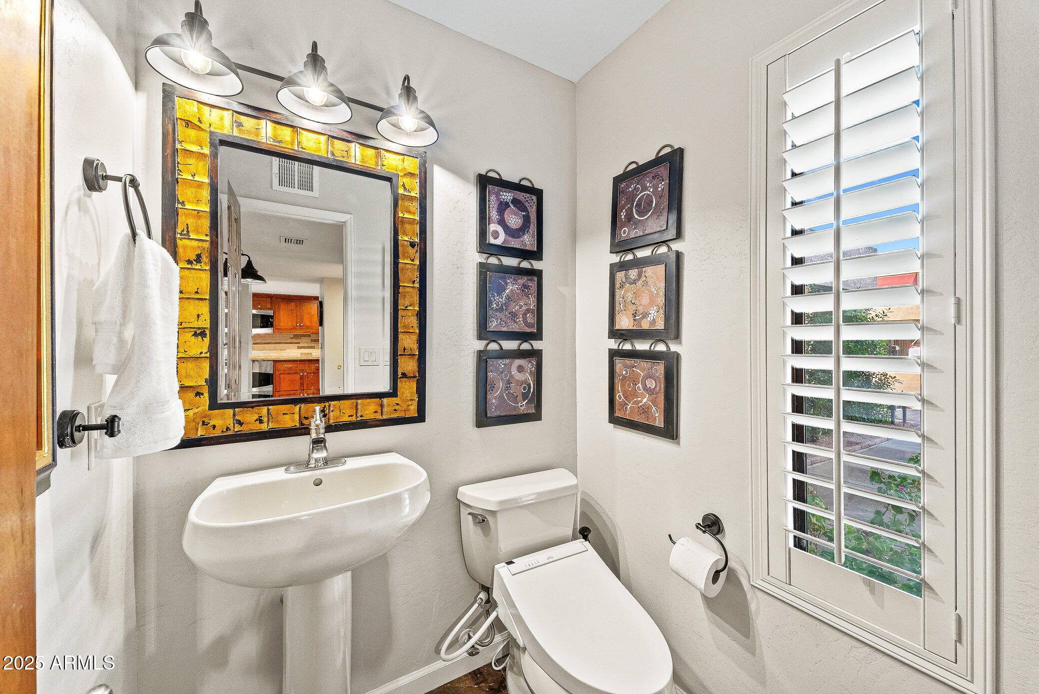 6159 E INDIAN SCHOOL Road 104