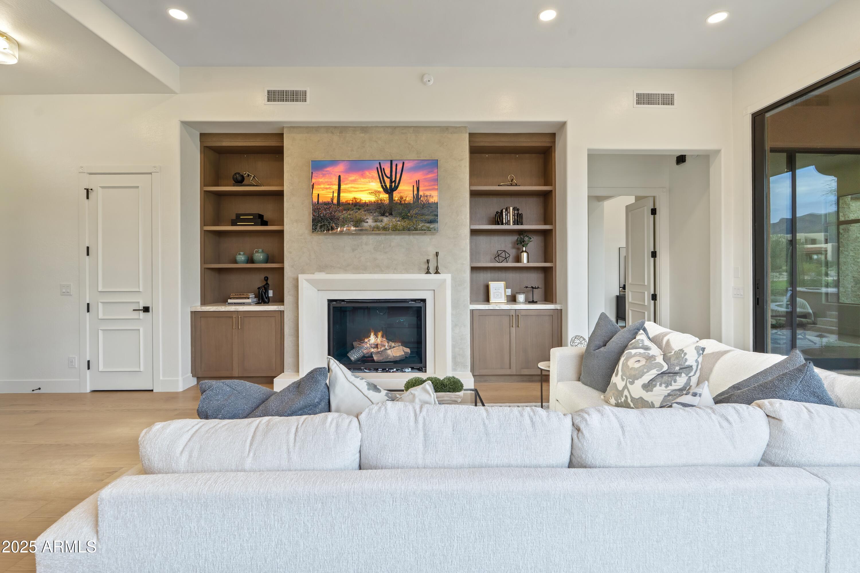 9280 E THOMPSON PEAK Parkway, 25