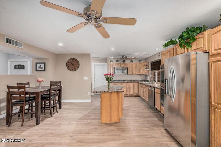 1821 W MISSION Drive