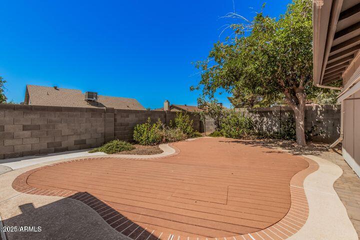 1821 W MISSION Drive