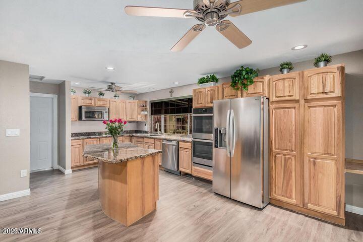 1821 W MISSION Drive