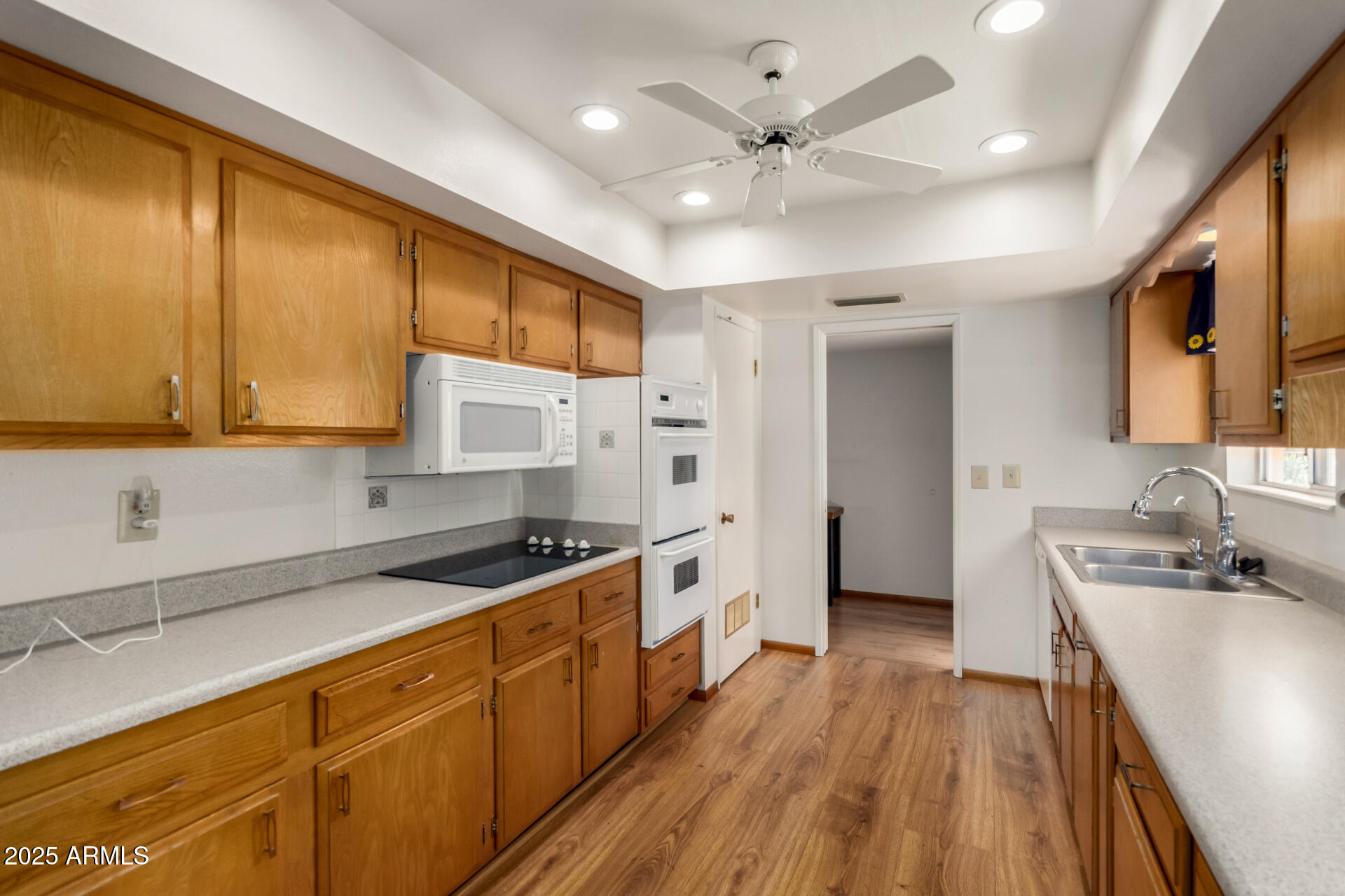 10304 W KINGSWOOD Circle