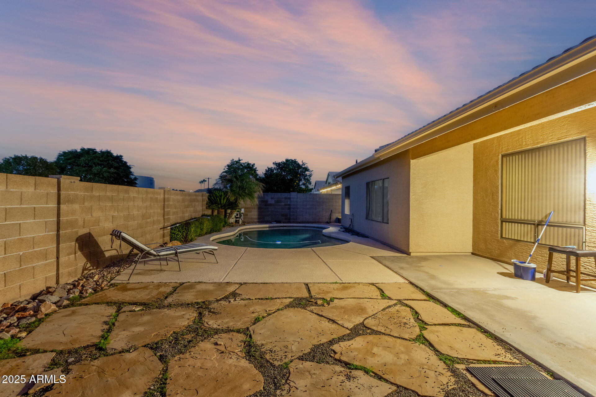 278 E SAGEBRUSH Street