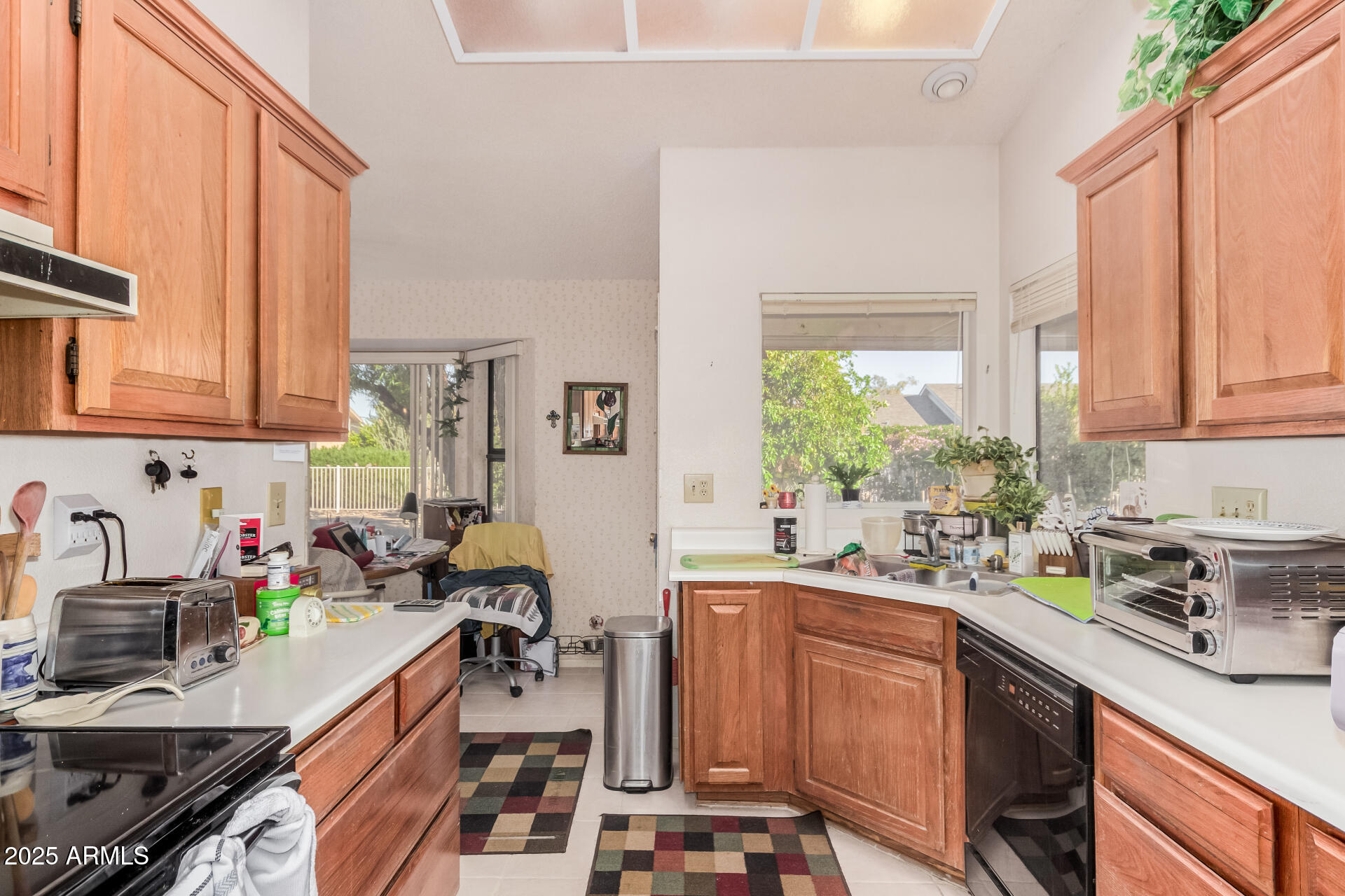 14426 W WHITE ROCK Drive