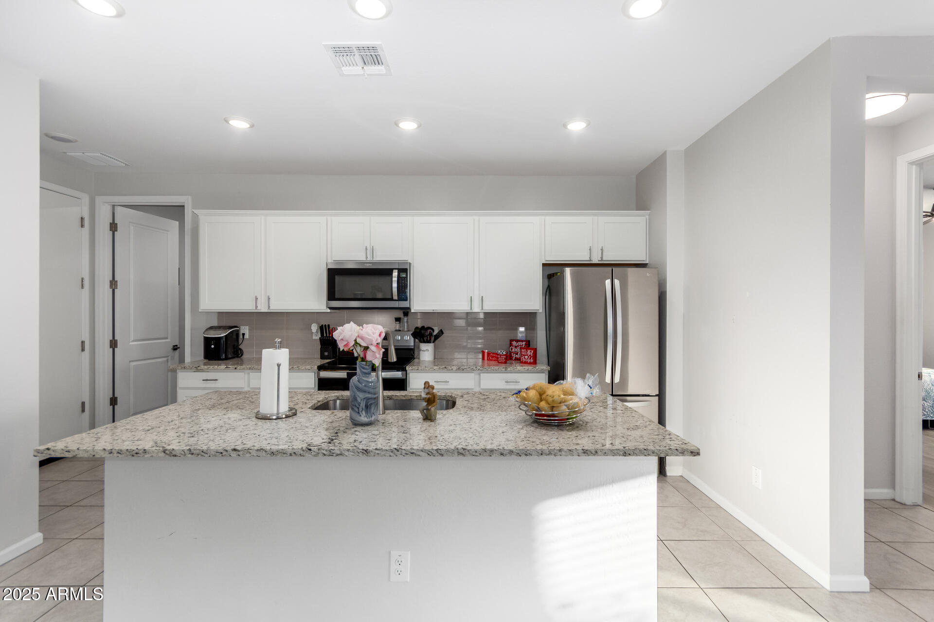 24591 W MOHAVE Street