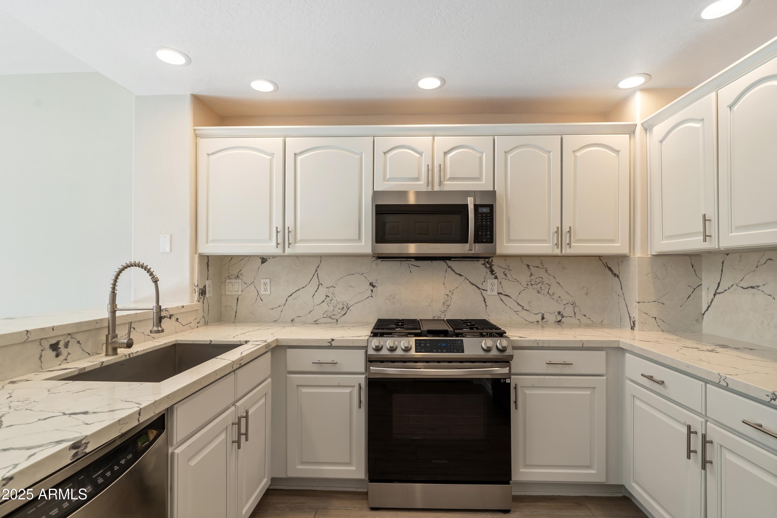 19700 N 76TH Street 2105