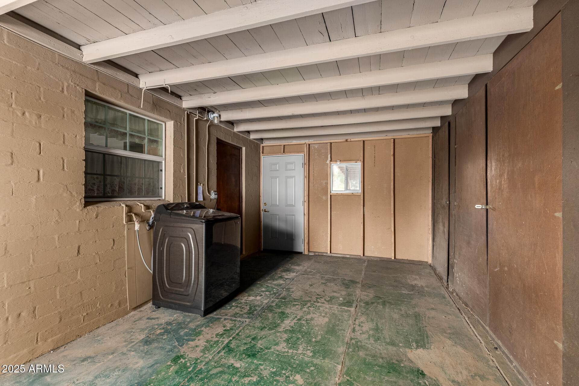 1712 W WELDON Avenue