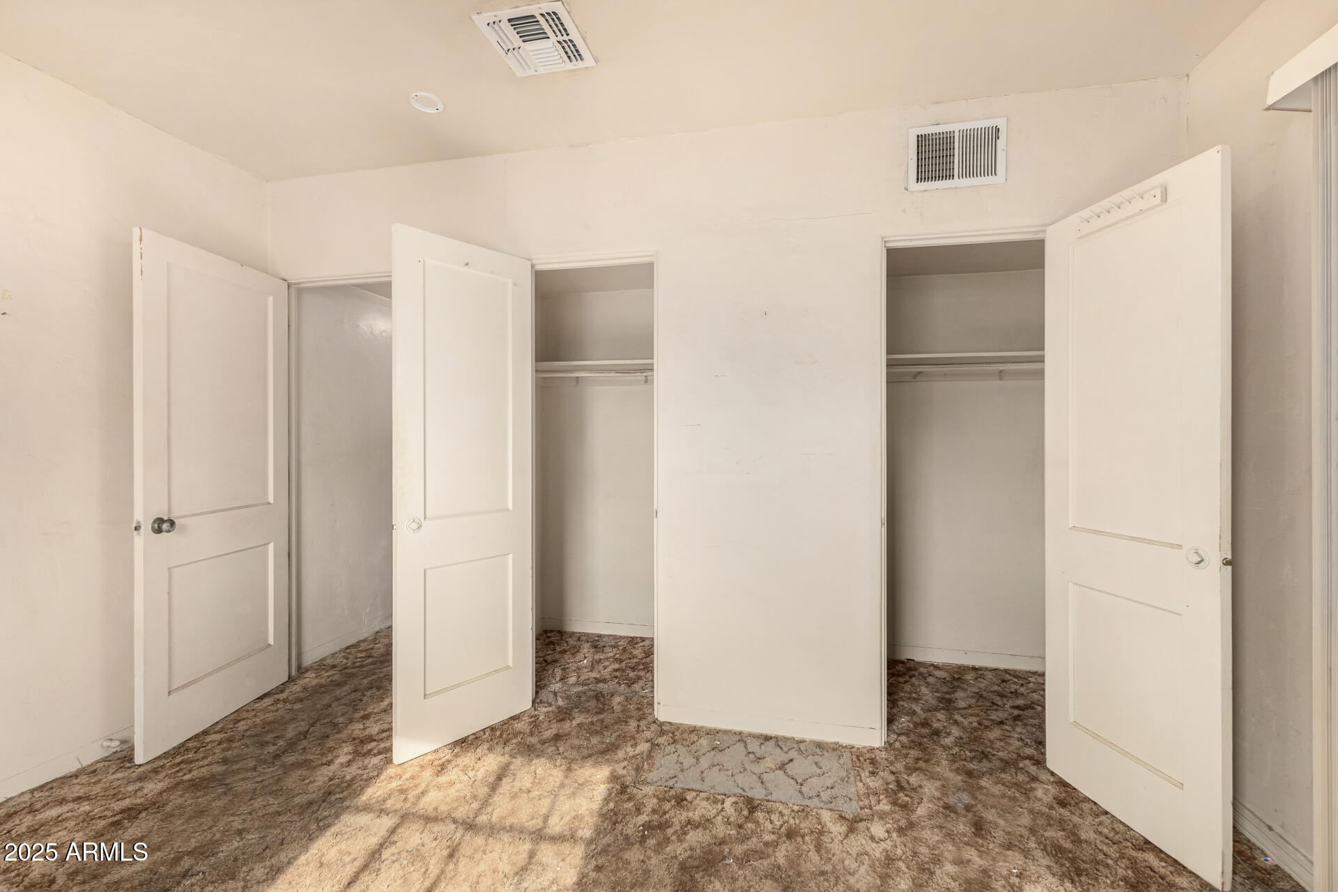 1712 W WELDON Avenue