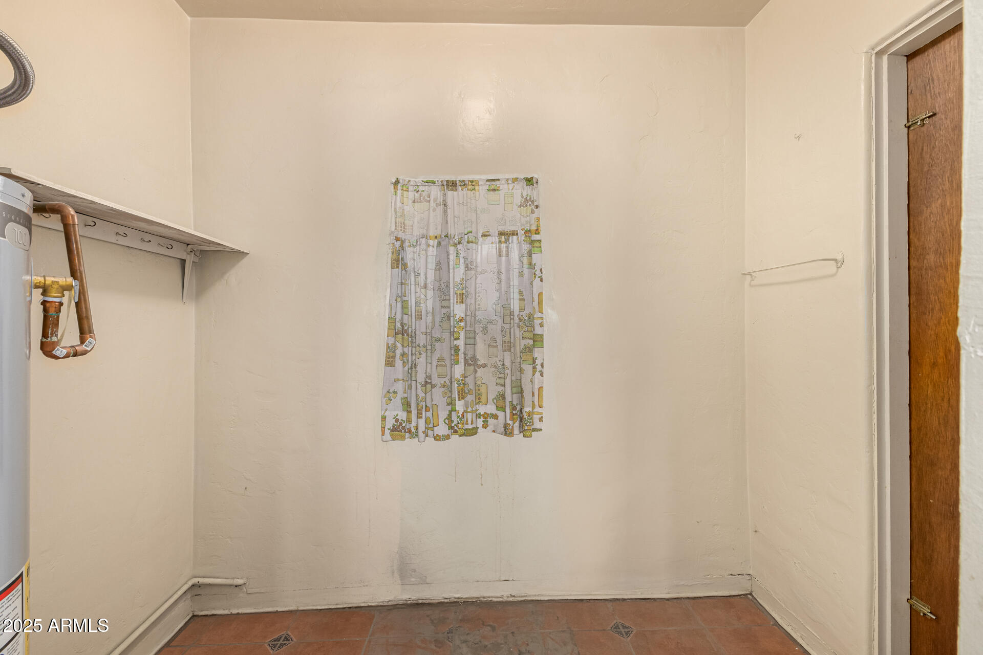 1712 W WELDON Avenue