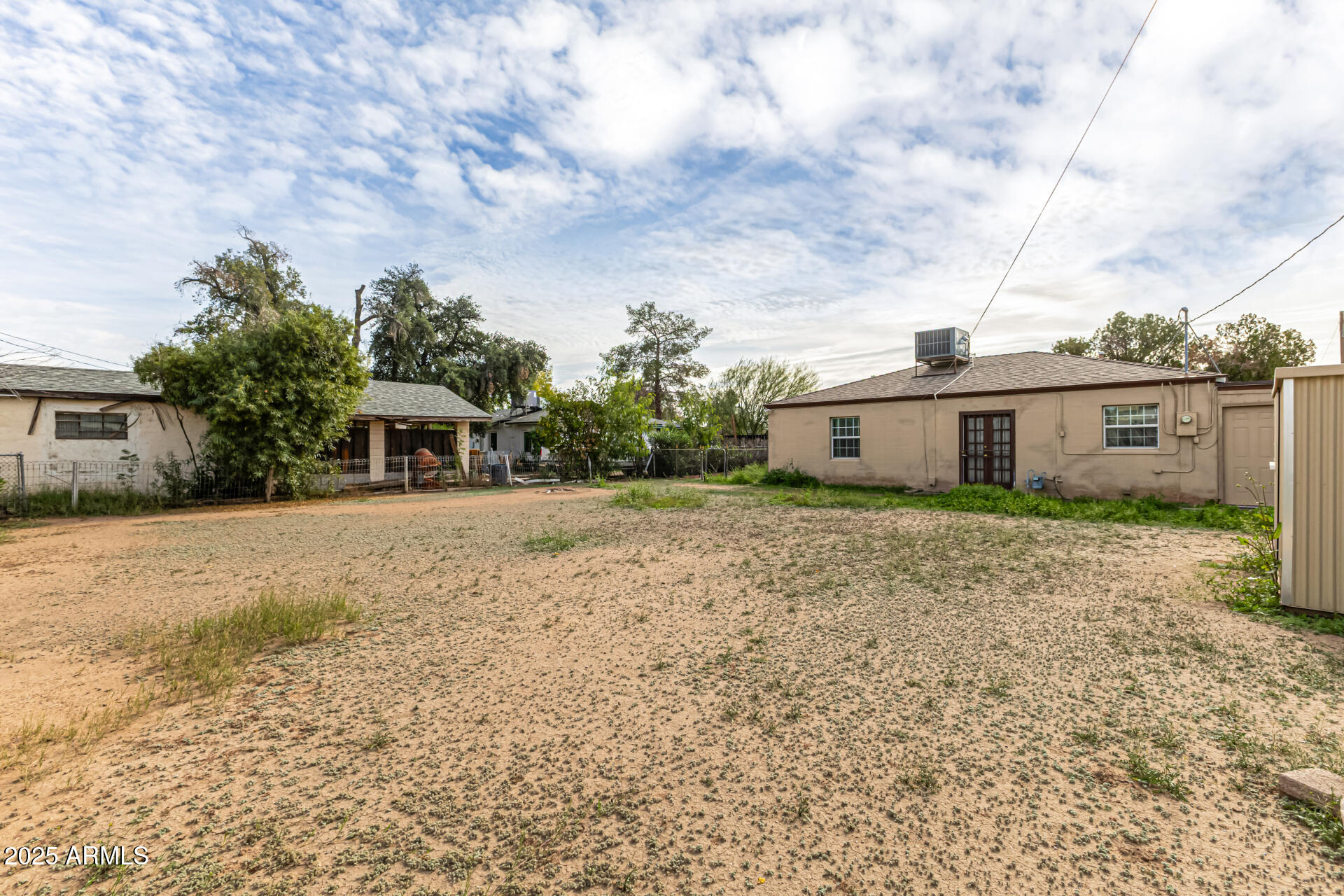 1712 W WELDON Avenue