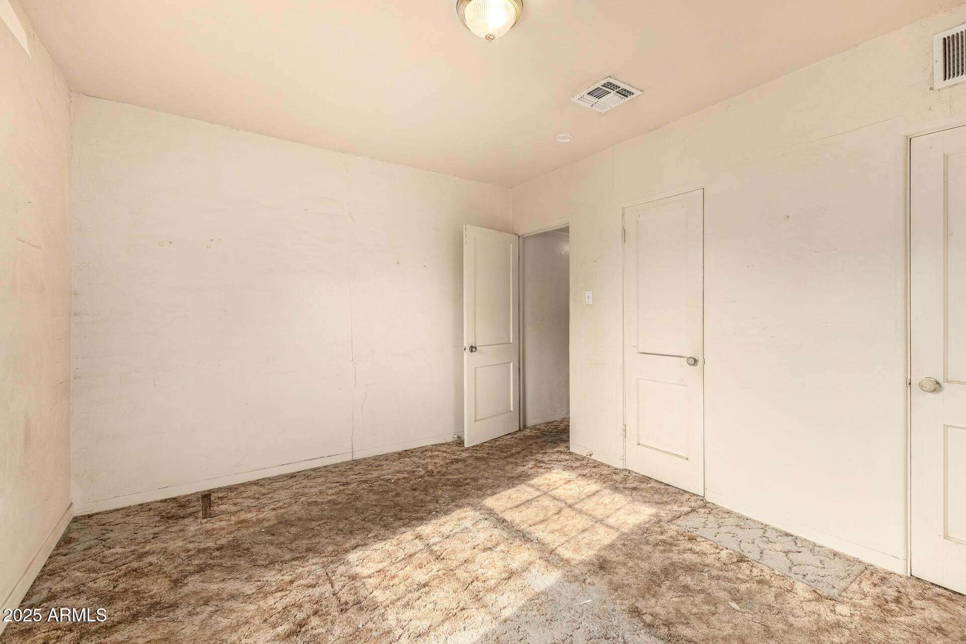 1712 W WELDON Avenue