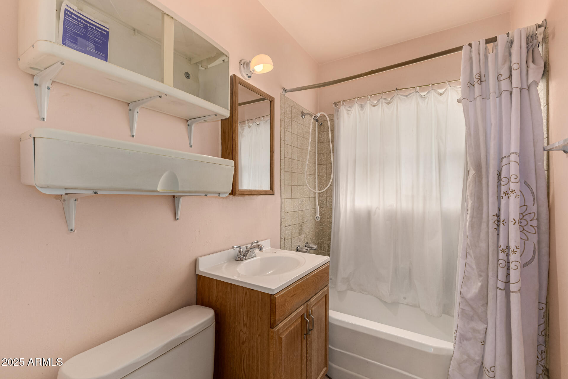 1712 W WELDON Avenue