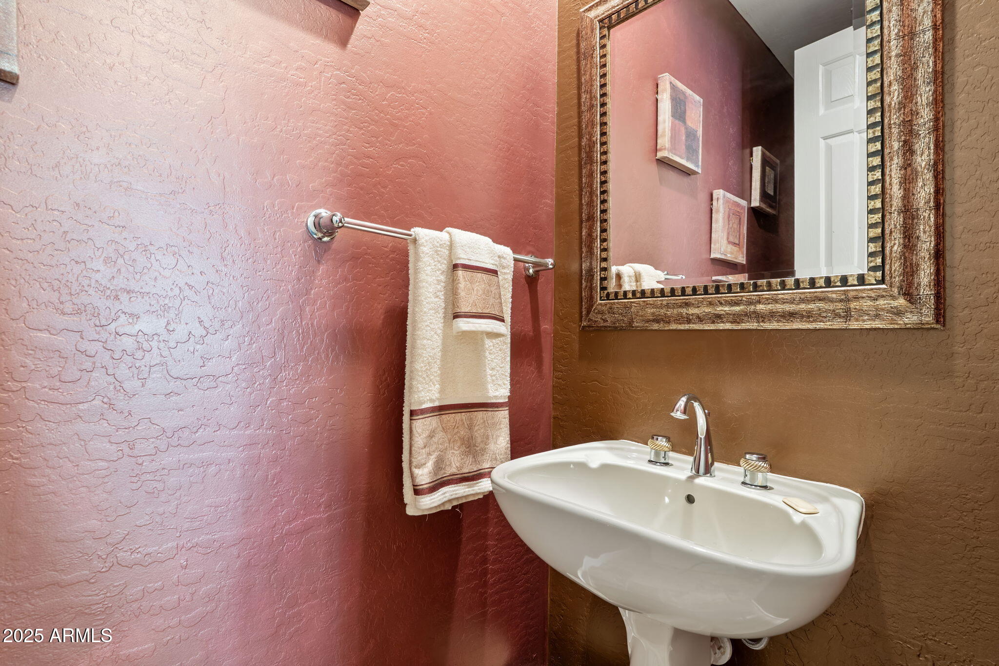 7699 E FLEDGLING Drive