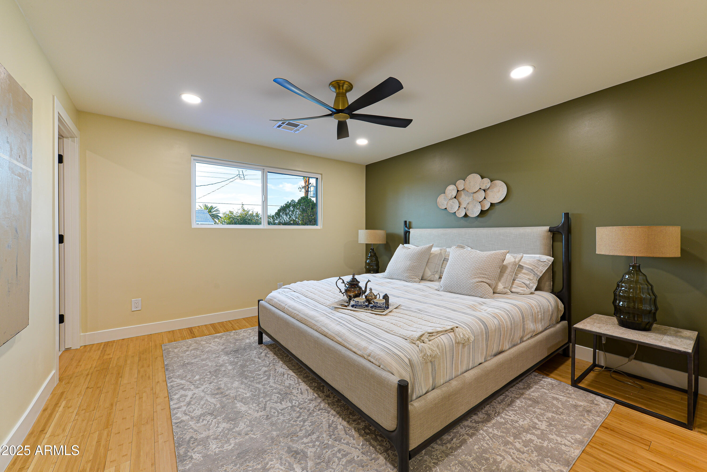 8532 E SAN MIGUEL Avenue