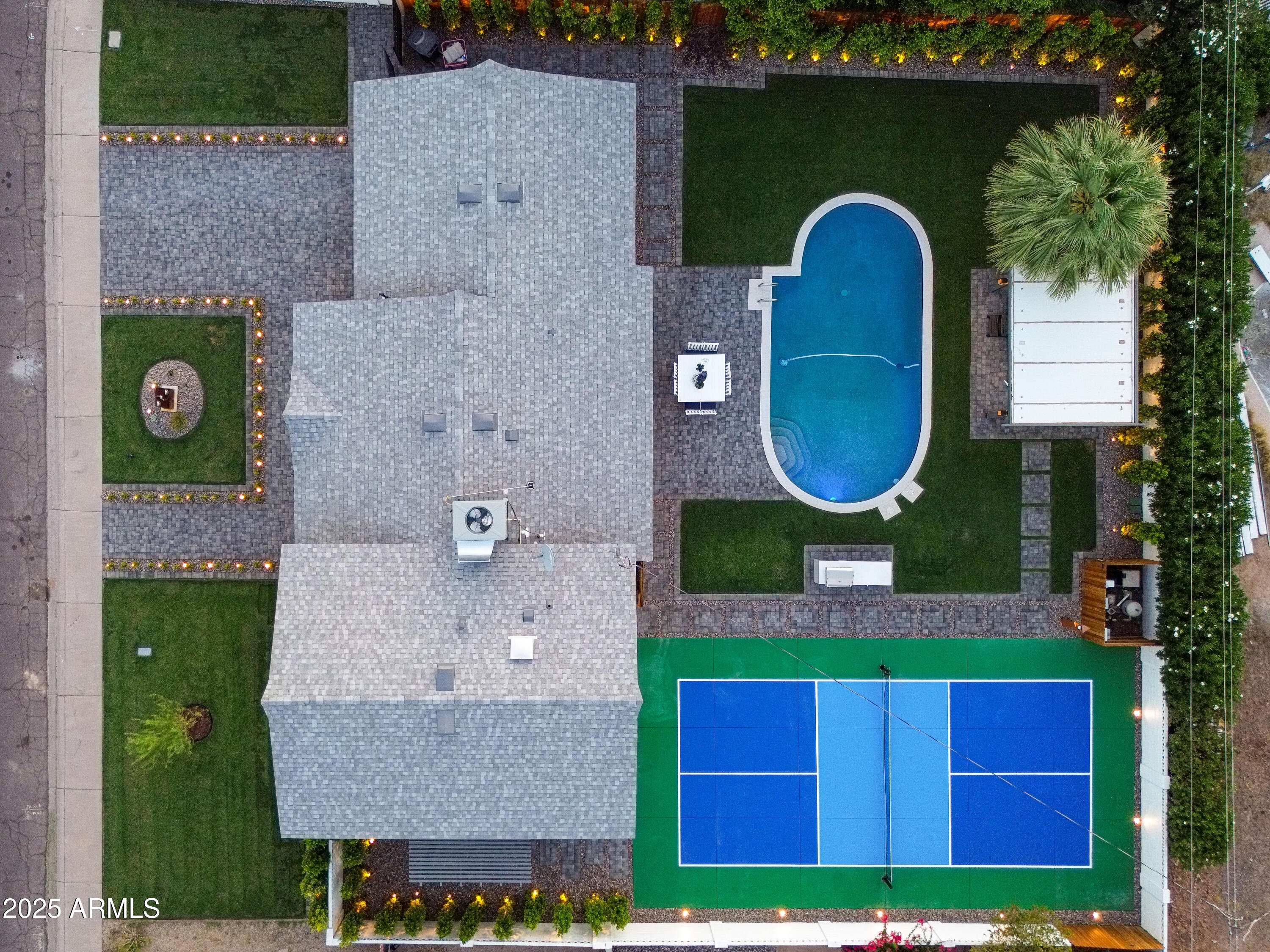 8532 E SAN MIGUEL Avenue