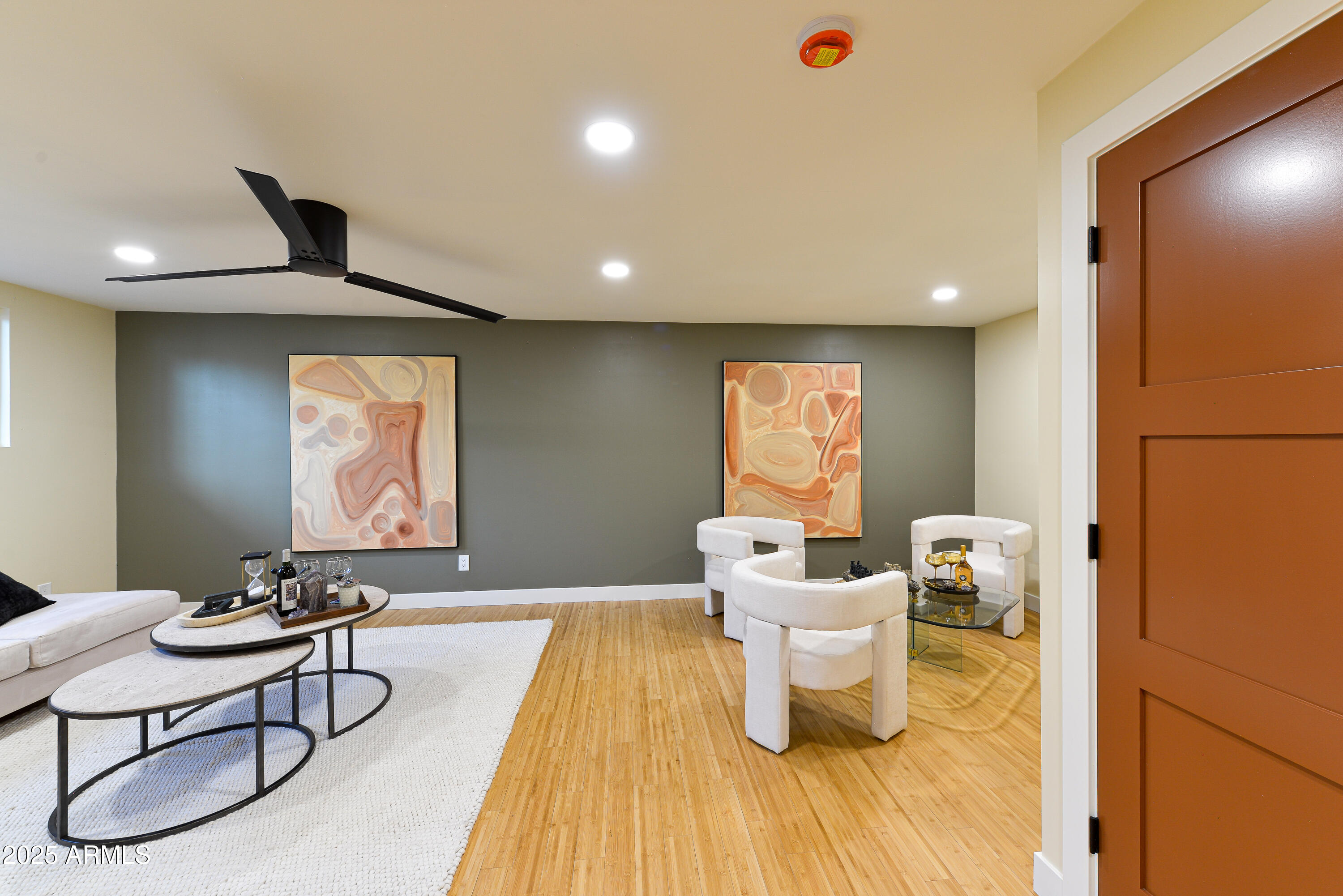 8532 E SAN MIGUEL Avenue