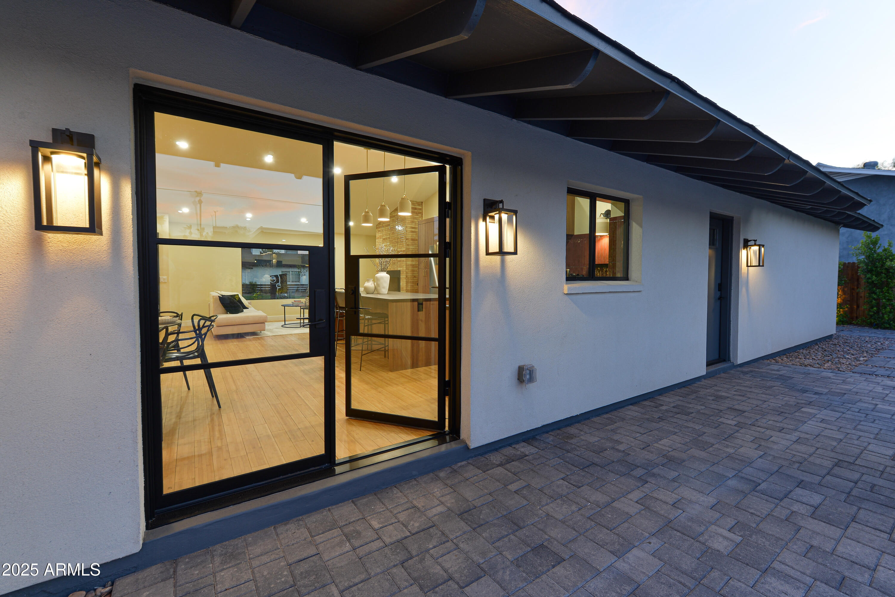 8532 E SAN MIGUEL Avenue