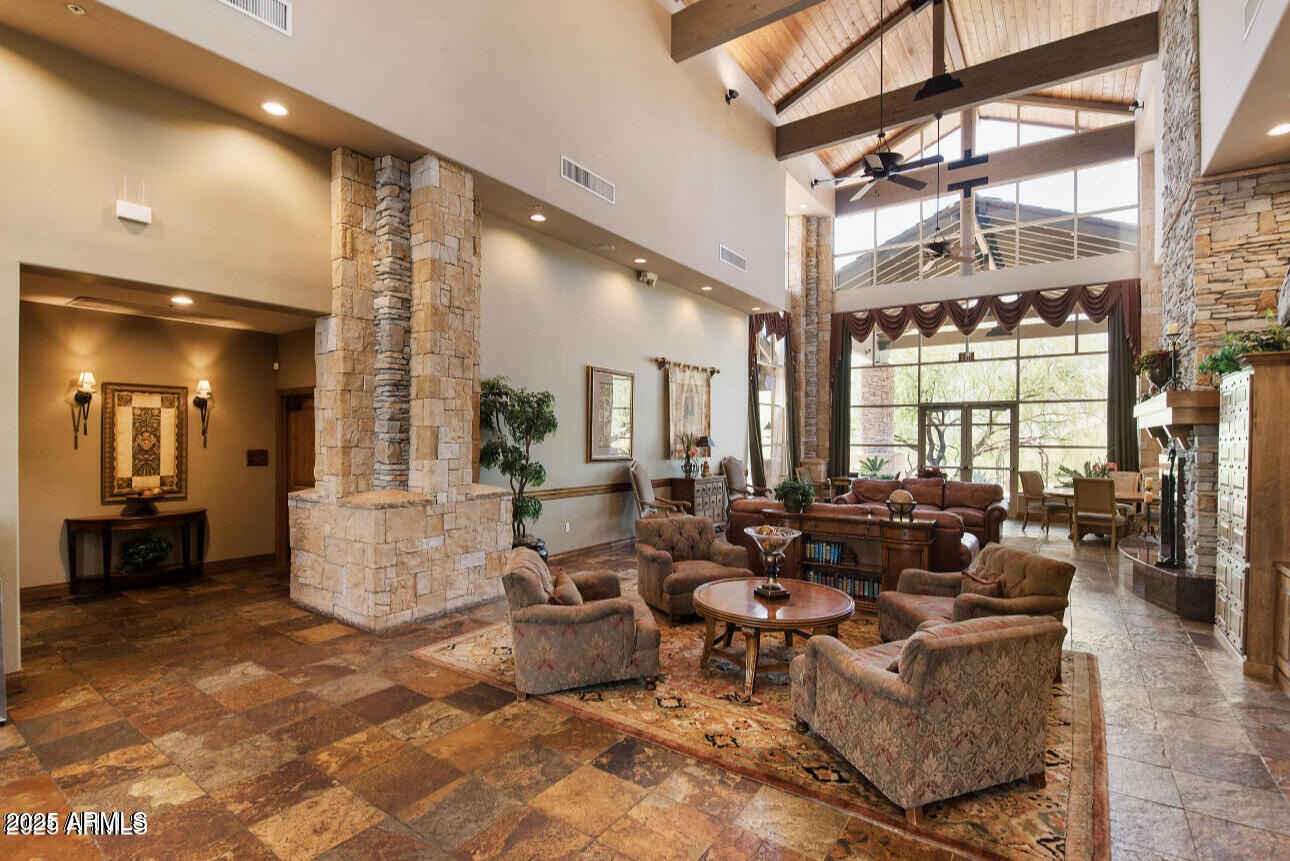 7304 E NORTHRIDGE Circle