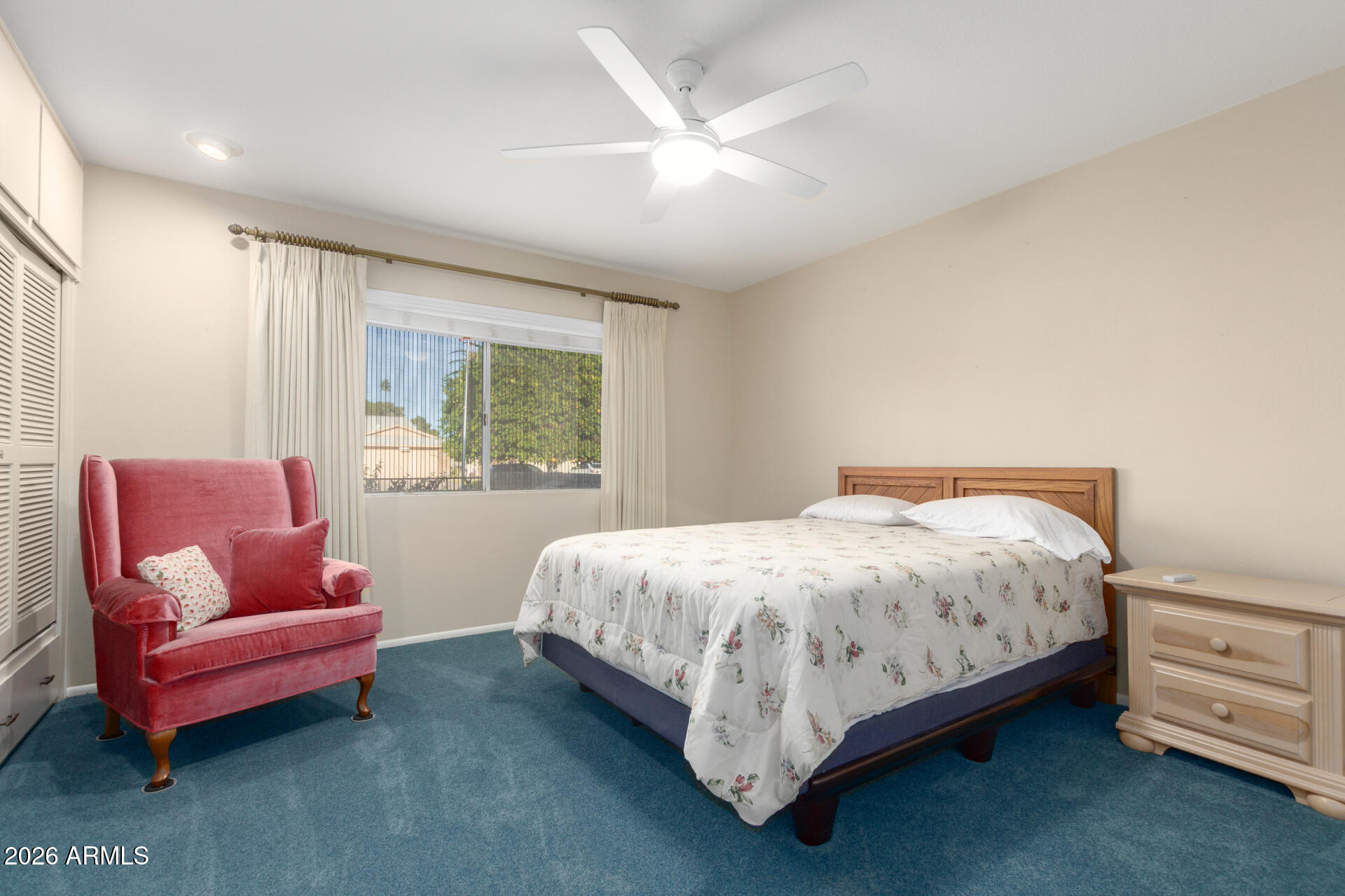 9705 W OAK RIDGE Drive