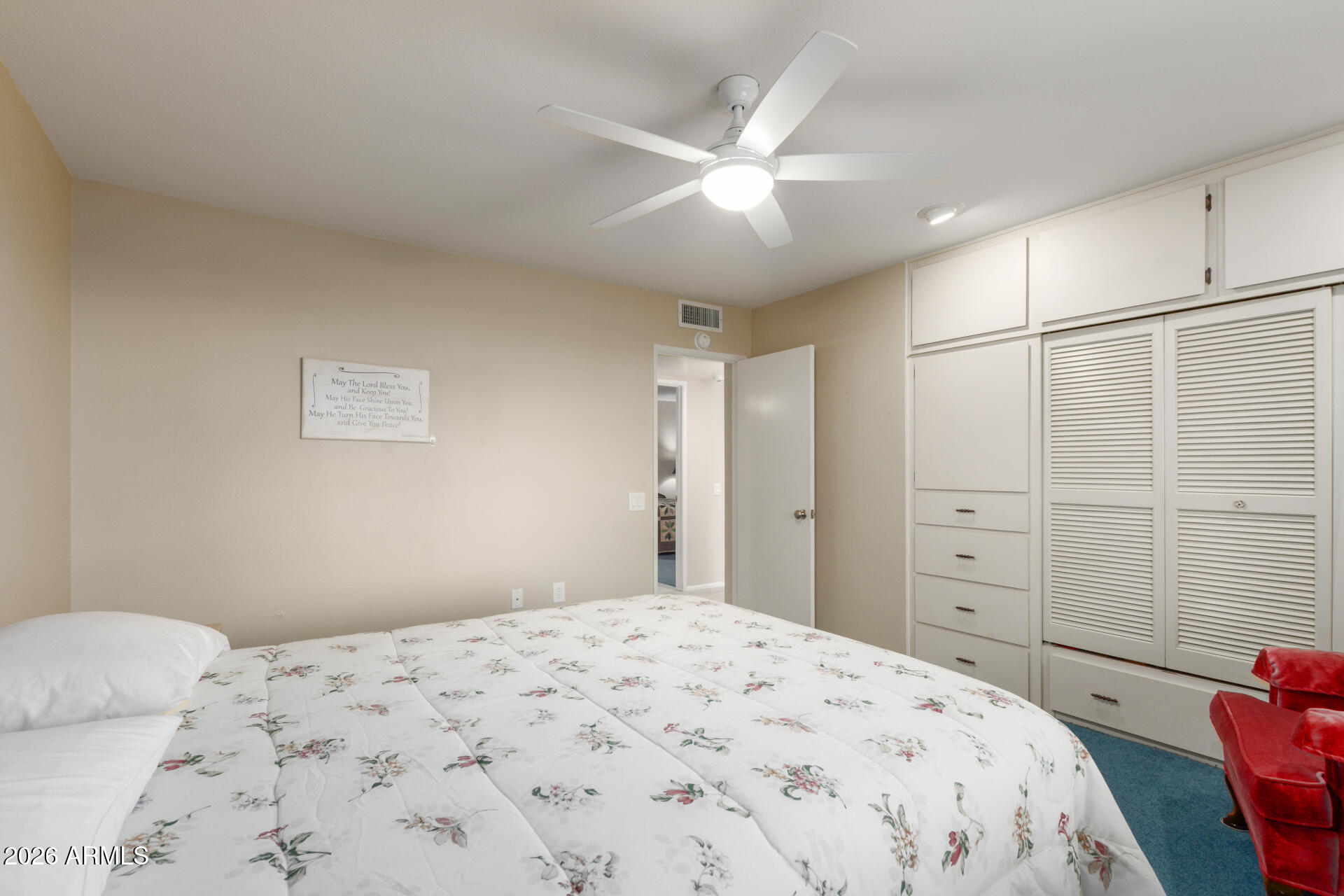 9705 W OAK RIDGE Drive