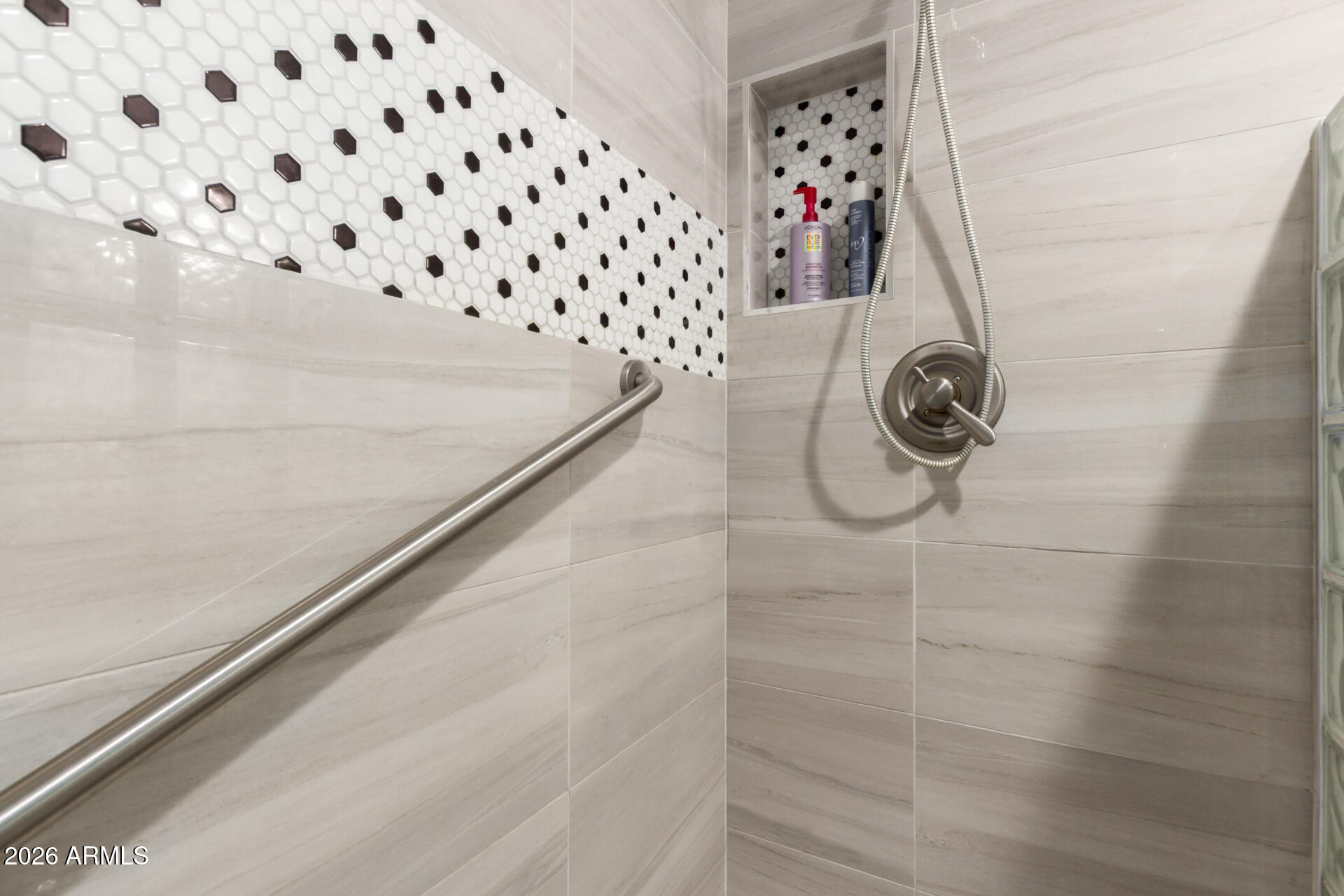 9705 W OAK RIDGE Drive