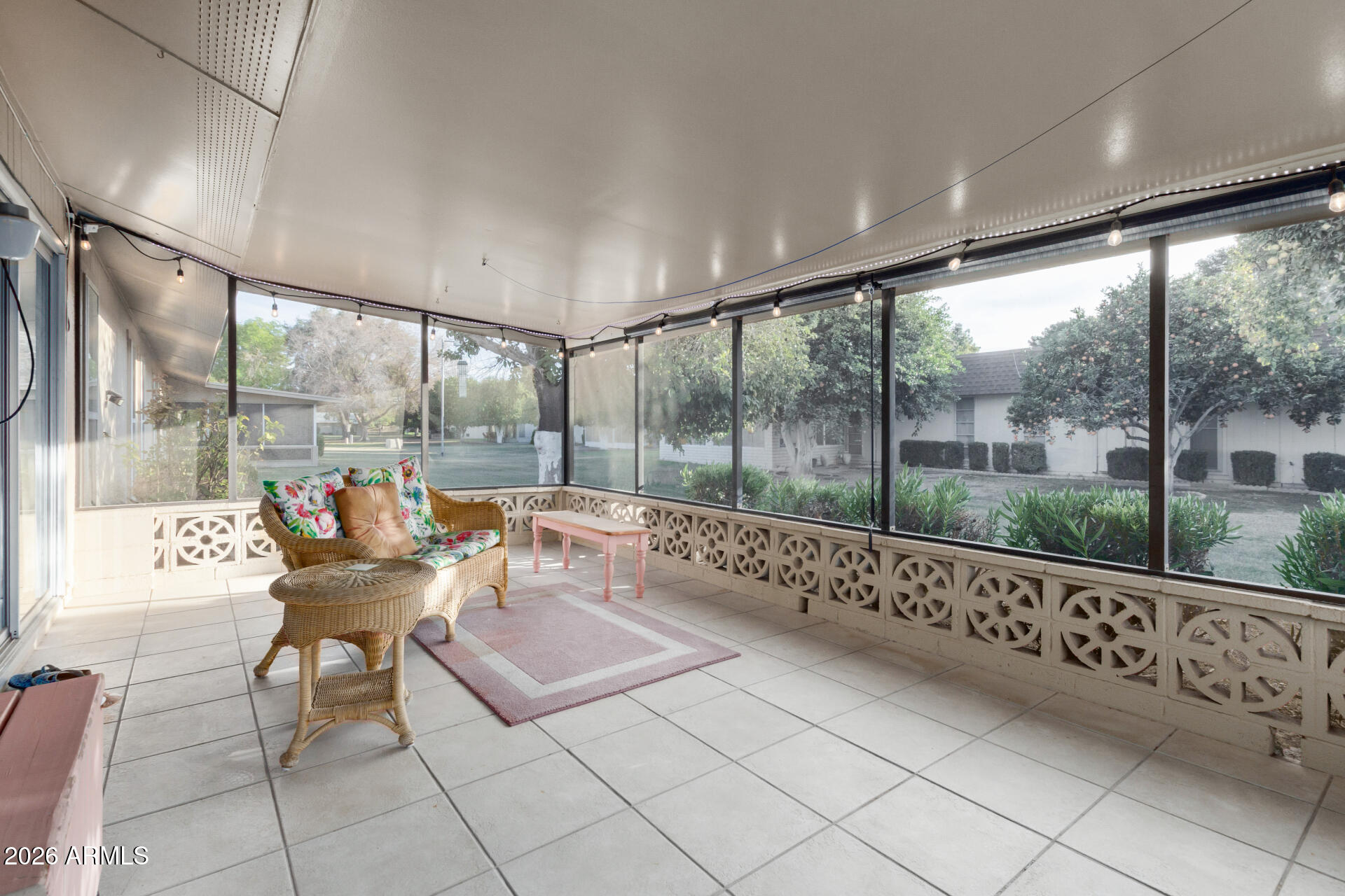 9705 W OAK RIDGE Drive