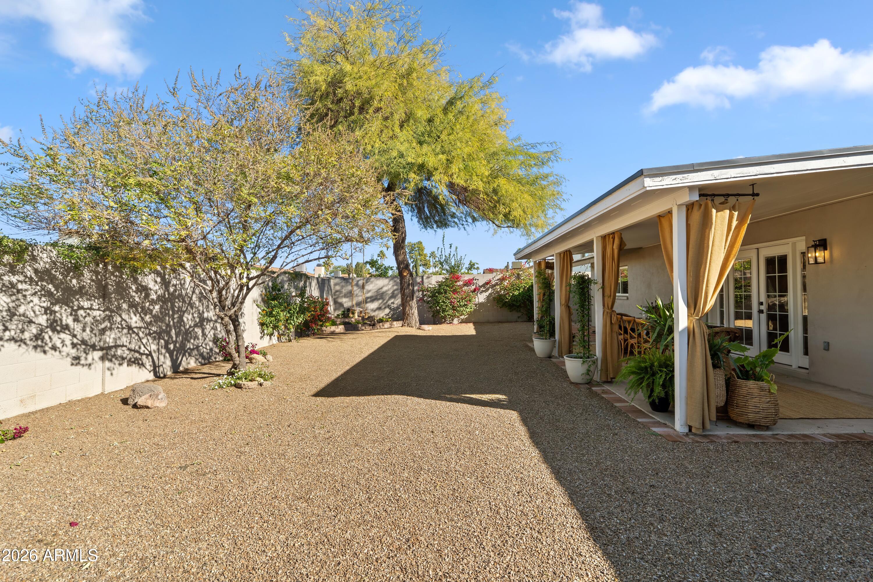 8238 E SAN MIGUEL Avenue