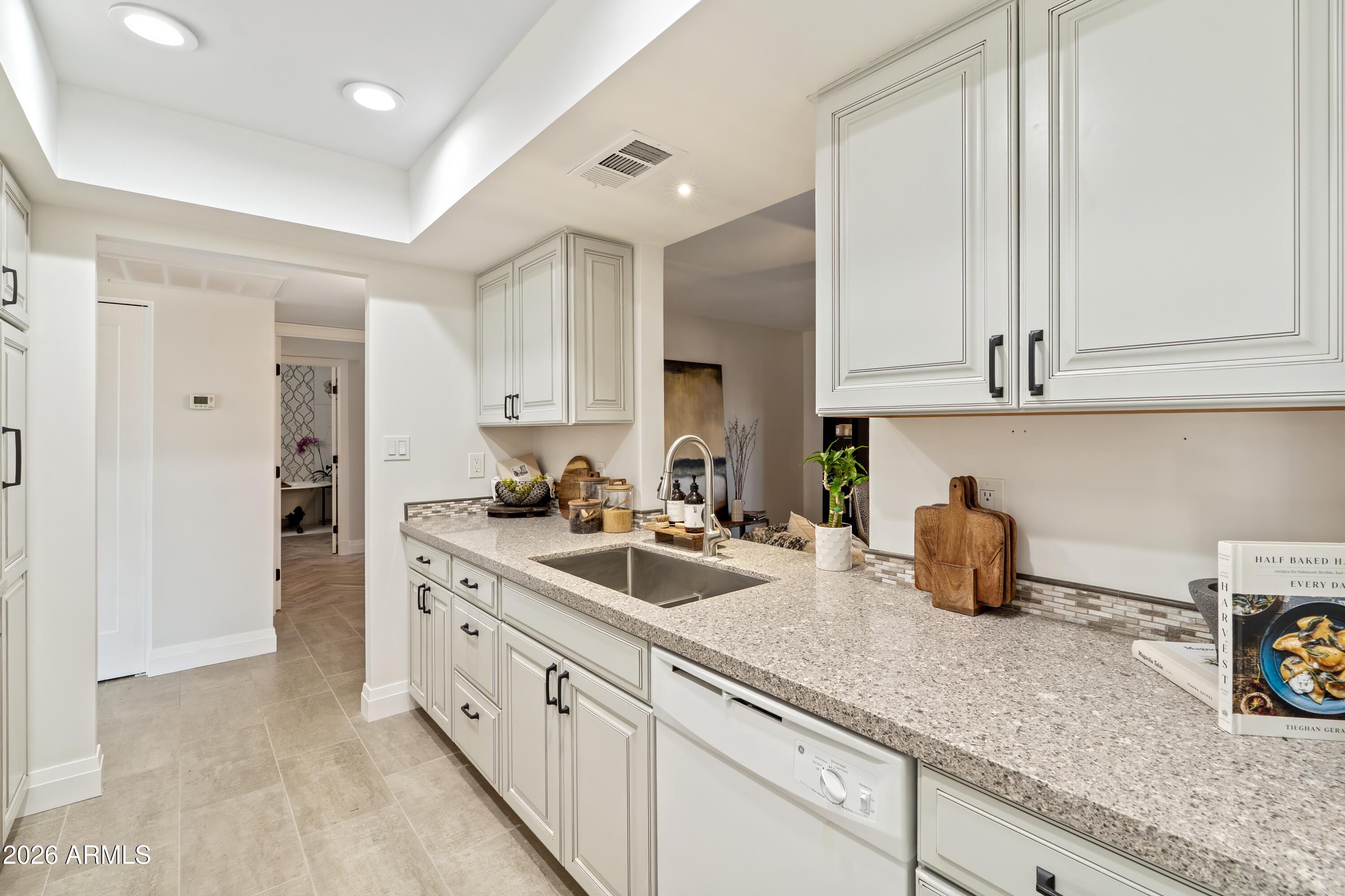 8238 E SAN MIGUEL Avenue