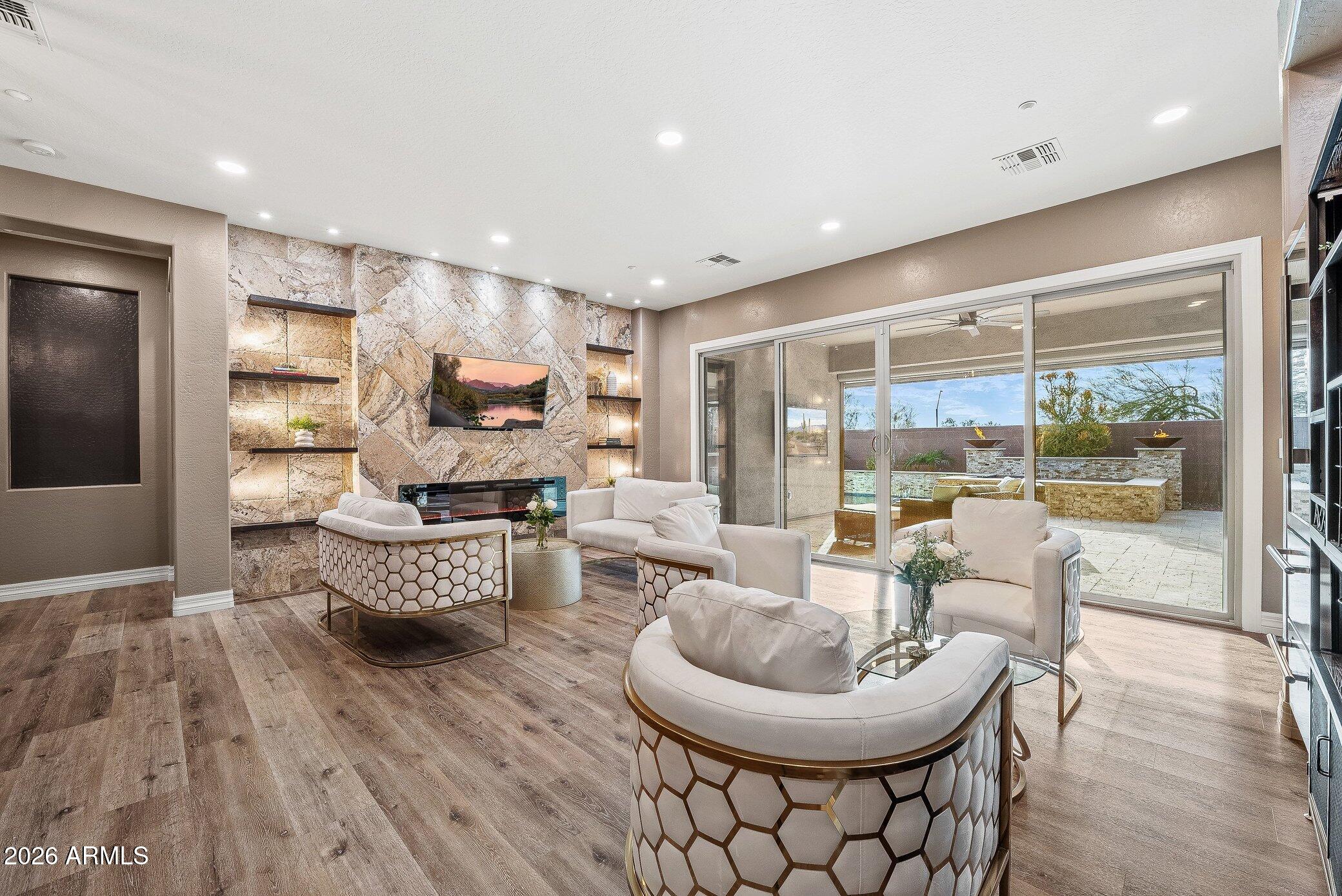 40722 N HARBOUR TOWN Court